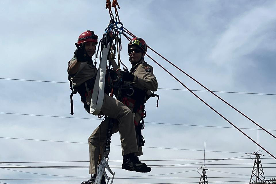 Corpo de Bombeiros forma 21 integrantes para atuar com resgate nas alturas