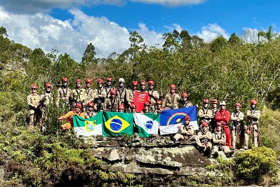 Corpo de Bombeiros forma 21 integrantes para atuar com resgate nas alturas
