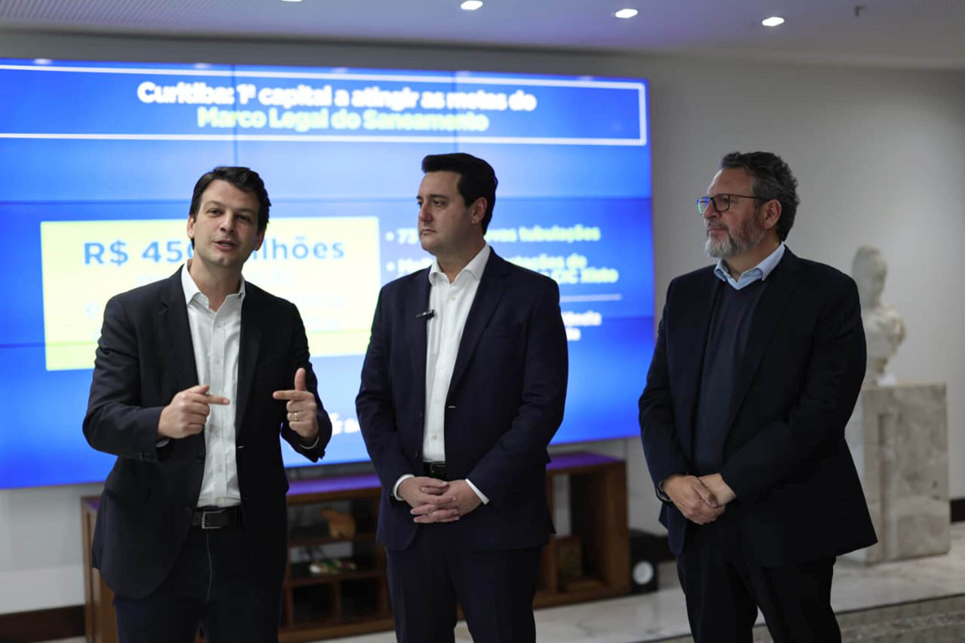 Governador anuncia R$ 456 milhões de investimentos da Sanepar para Curitiba