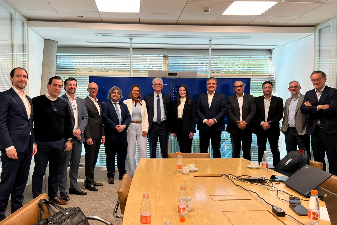 Paraná apresenta proposta de fundo soberano para bancos em São Paulo
