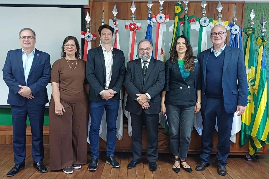 Paraná firma parceria com Ministério da Defesa para operação do Projeto Rondon