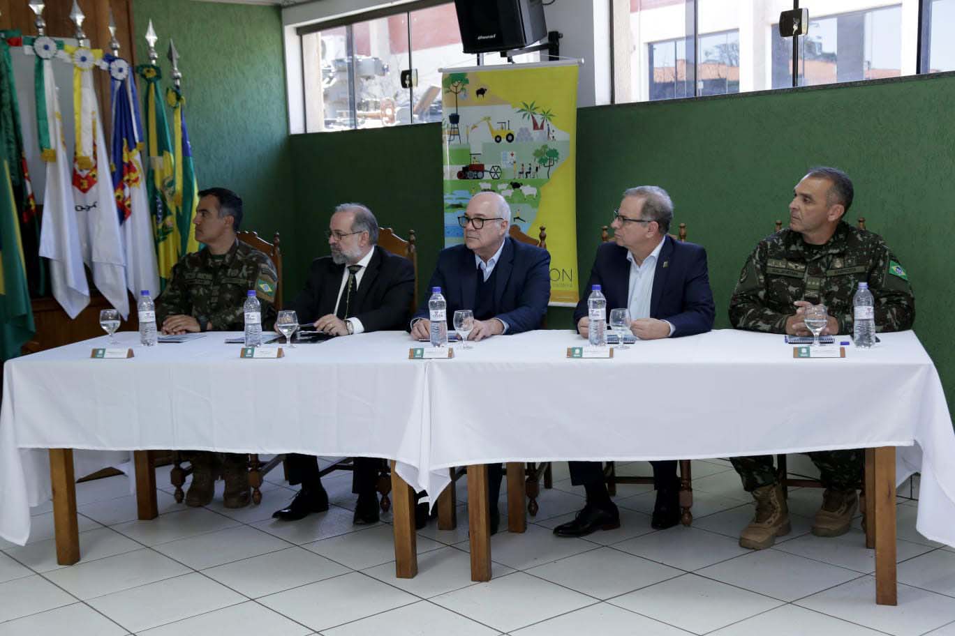 Paraná firma parceria com Ministério da Defesa para operação do Projeto Rondon