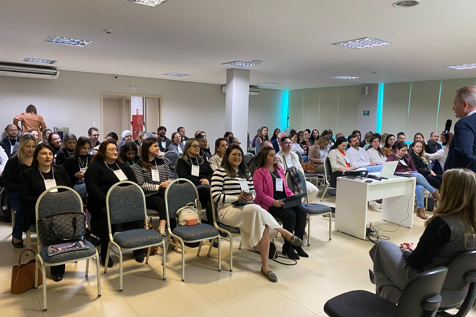 Paraná capacita 350 gestores e profissionais da Saúde no programa Agora Tem Especialistas