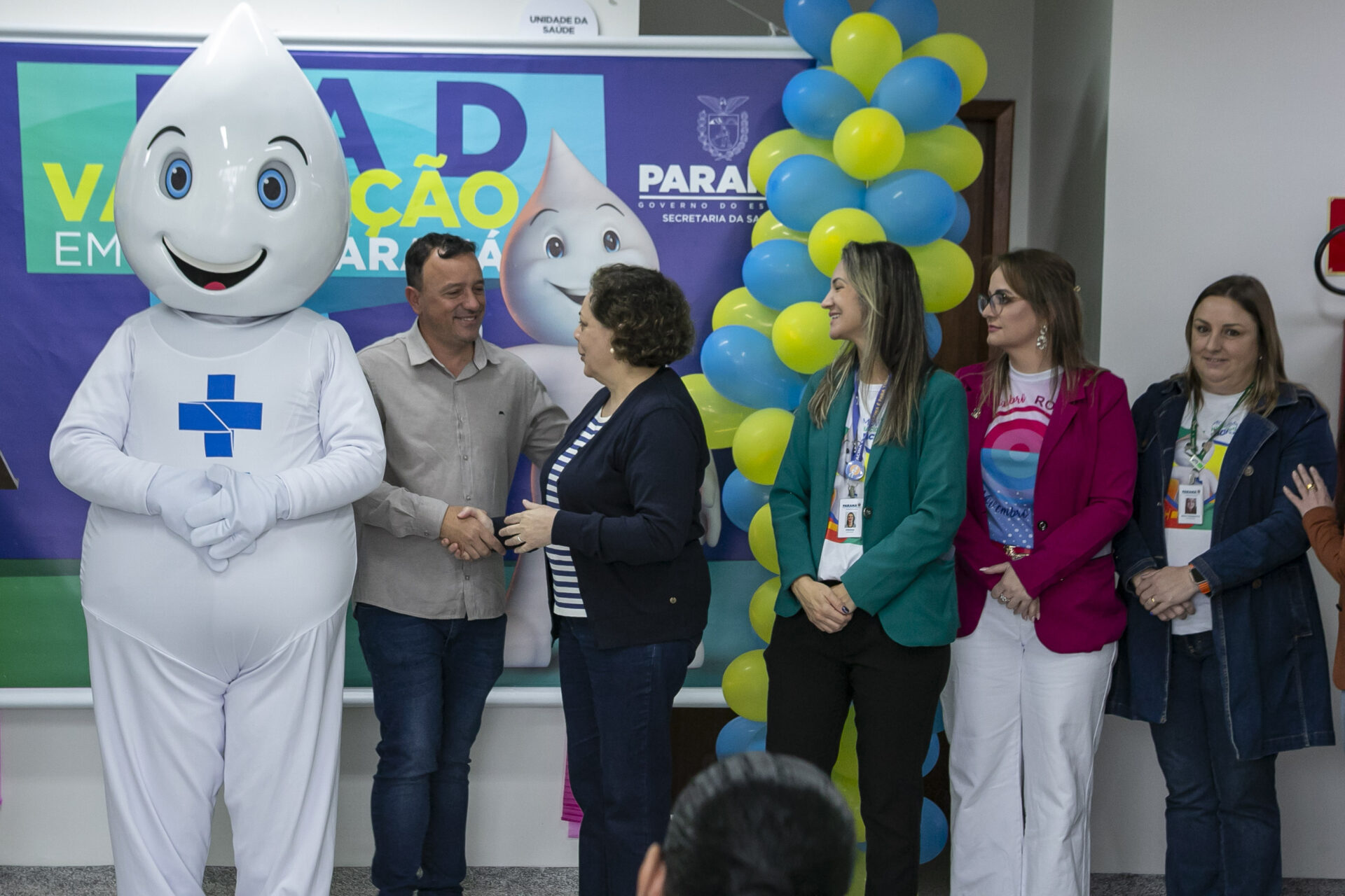 Dia D de Multivacinação mobiliza 10 mil profissionais em 1370 salas de aplicação pelo Paraná