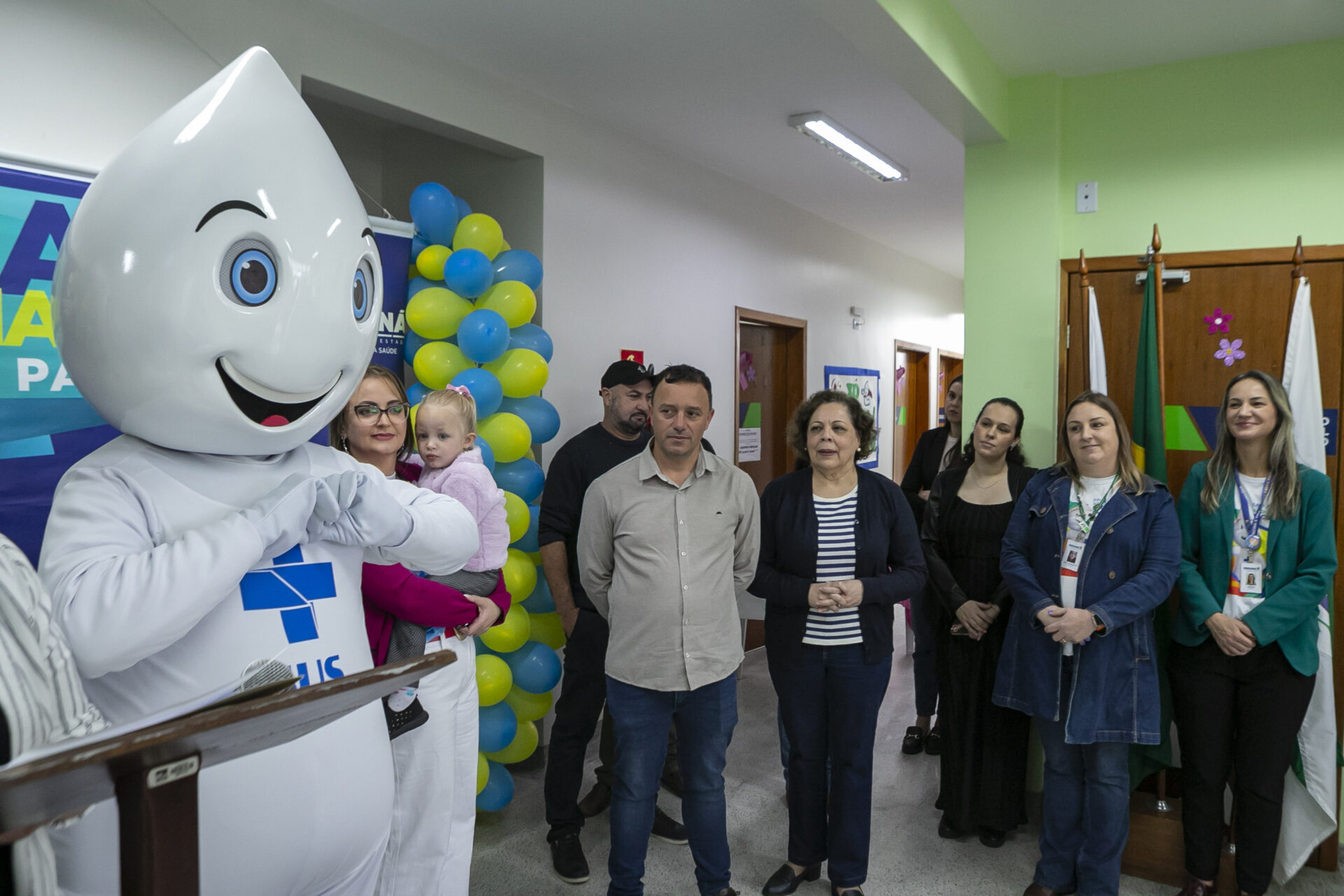 Dia D de Multivacinação mobiliza 10 mil profissionais em 1370 salas de aplicação pelo Paraná