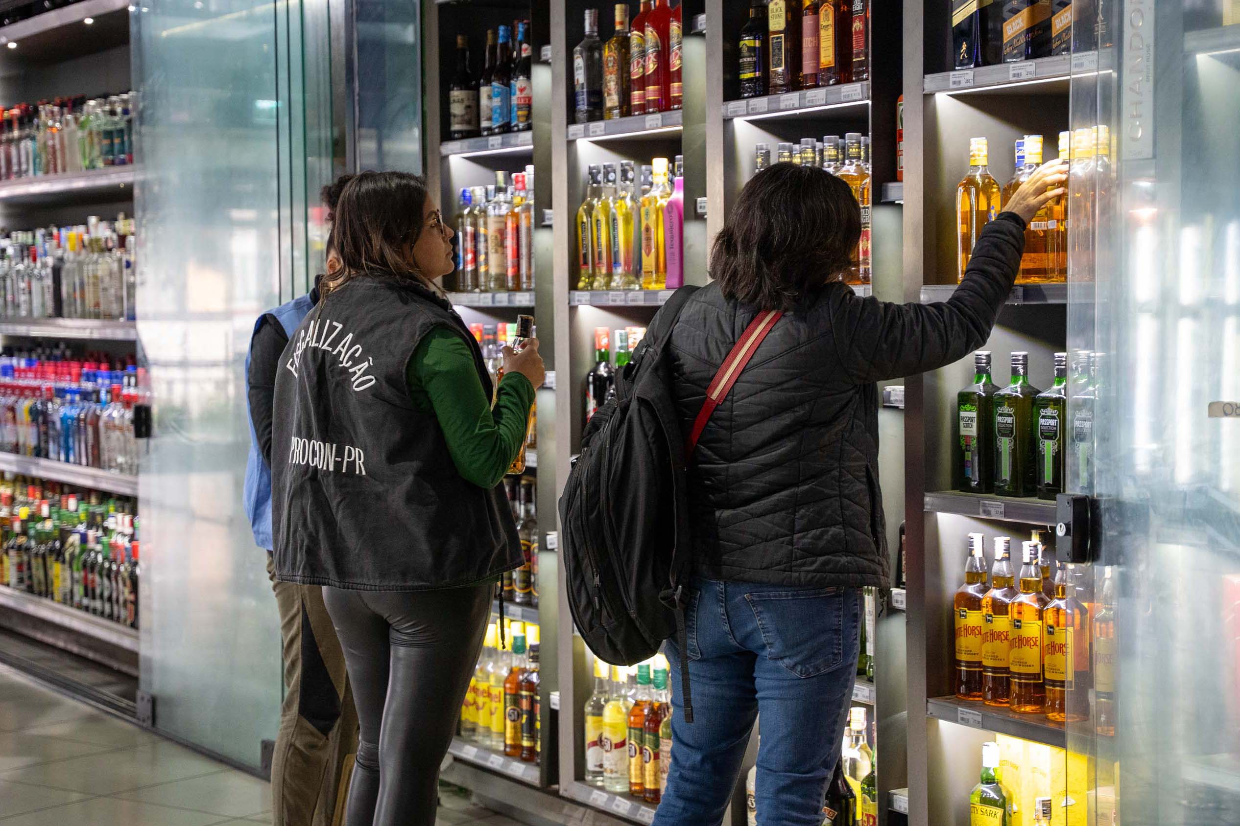 Estado intensifica fiscalizações em estabelecimentos que comercializam bebidas