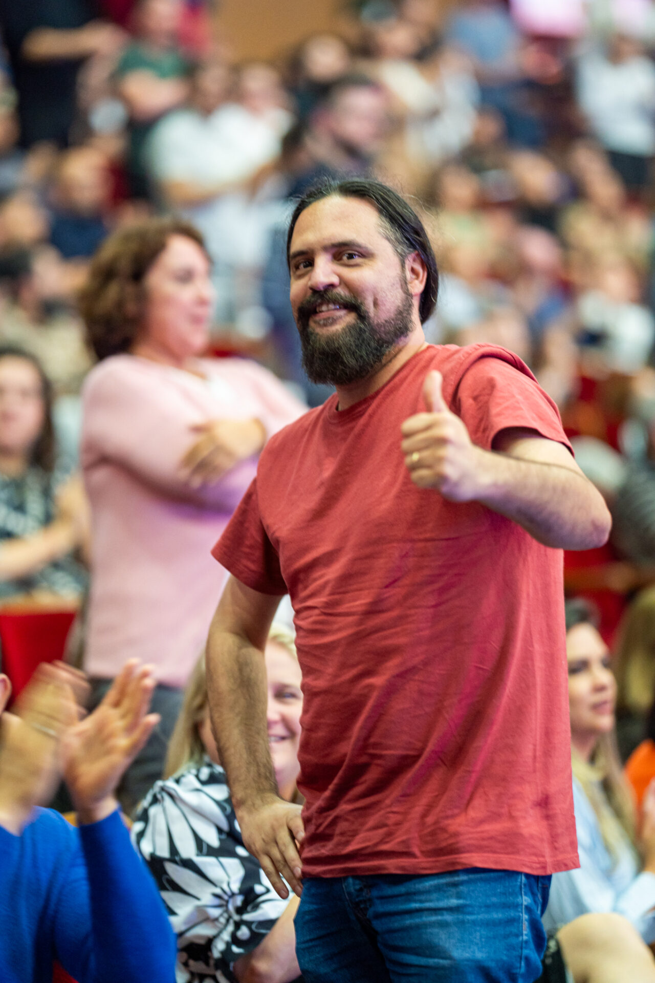 Estado começa a homenagear 5 mil educadores que inspiram alunos nas salas de aula