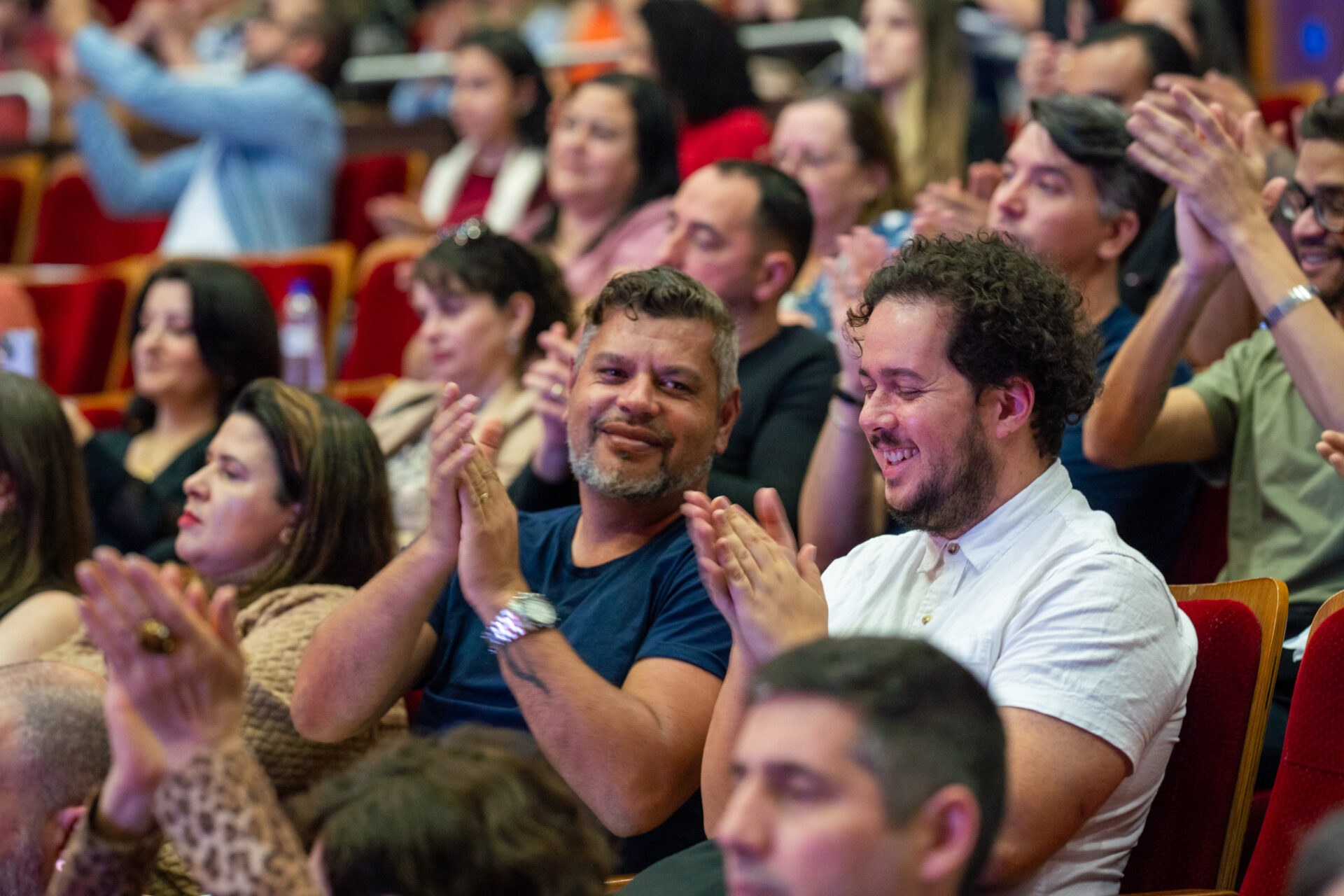 Estado começa a homenagear 5 mil educadores que inspiram alunos nas salas de aula