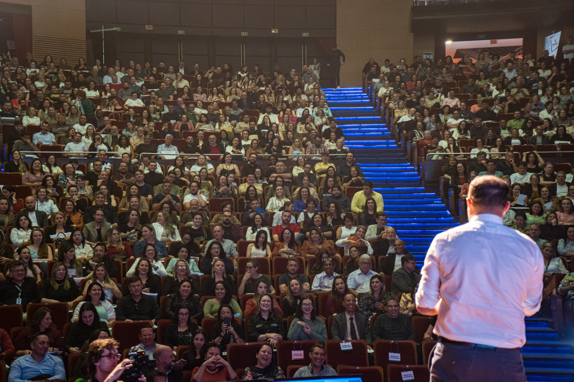 Estado começa a homenagear 5 mil educadores que inspiram alunos nas salas de aula