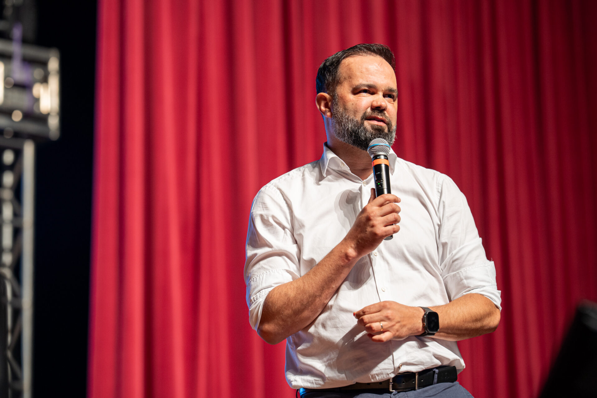 Estado começa a homenagear 5 mil educadores que inspiram alunos nas salas de aula
