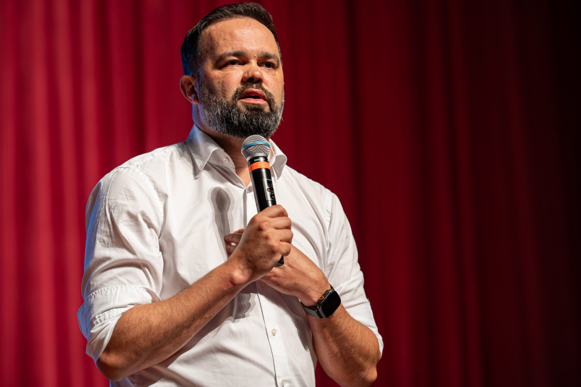Estado começa a homenagear 5 mil educadores que inspiram alunos nas salas de aula
