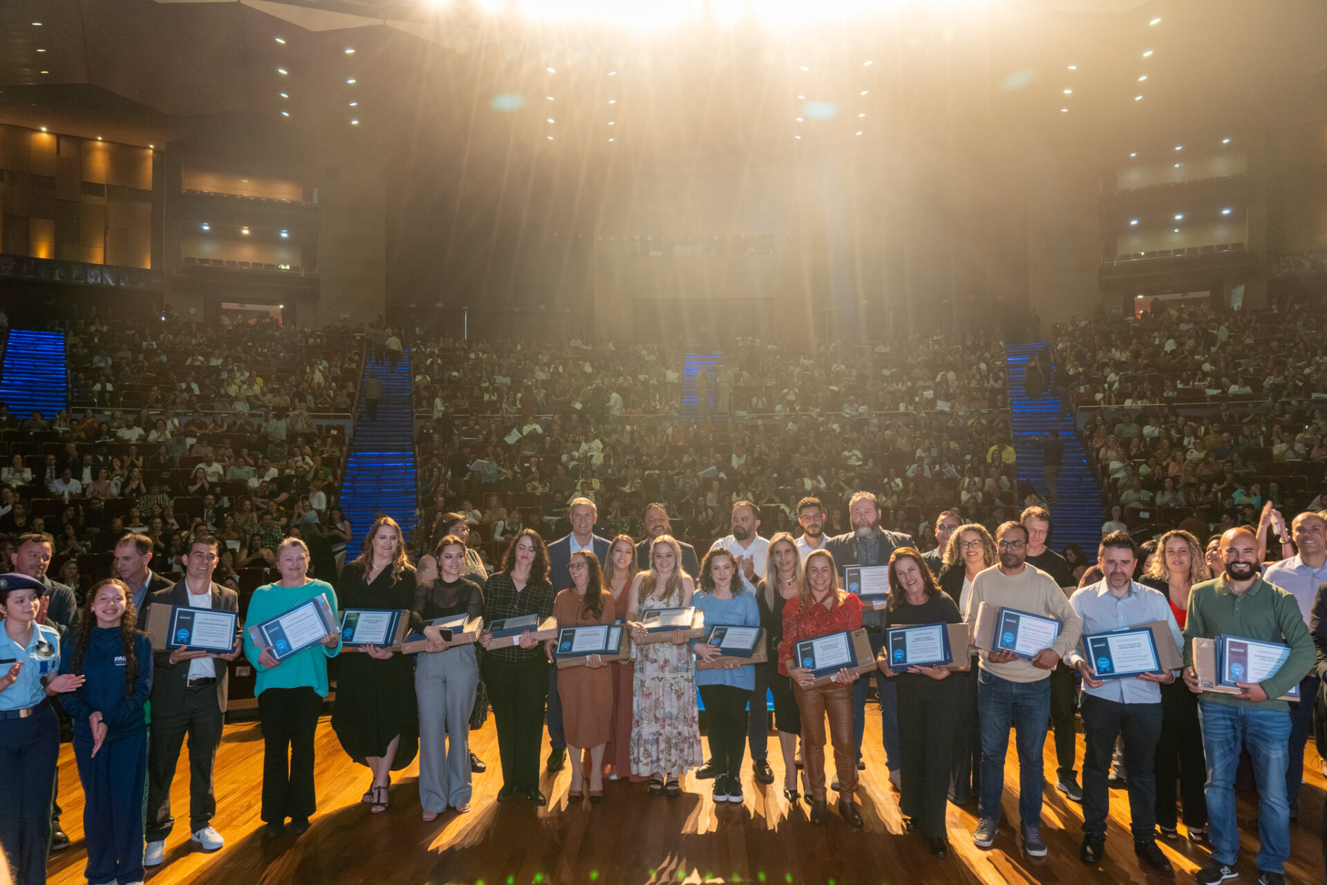 Estado começa a homenagear 5 mil educadores que inspiram alunos nas salas de aula