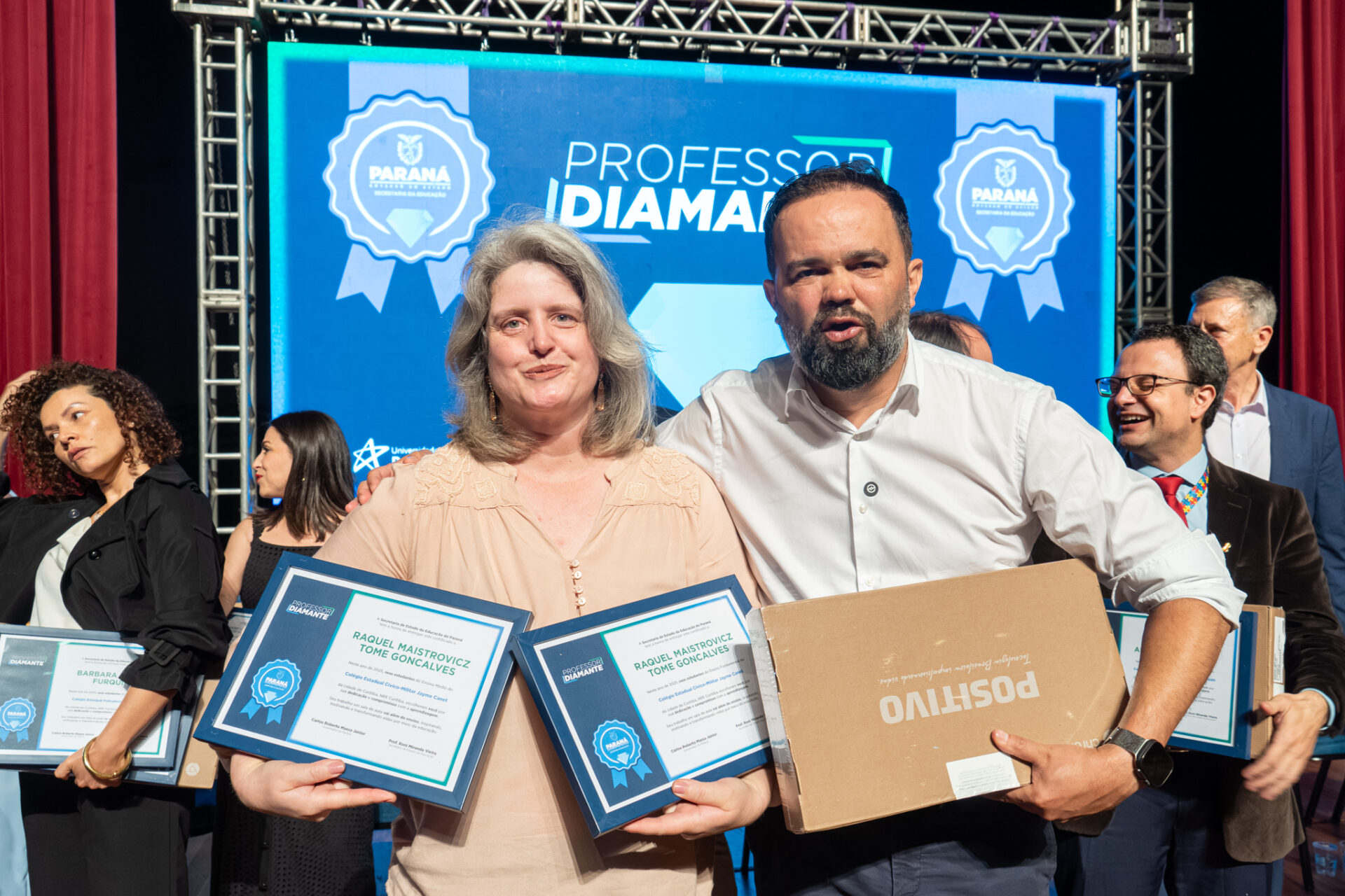 Estado começa a homenagear 5 mil educadores que inspiram alunos nas salas de aula