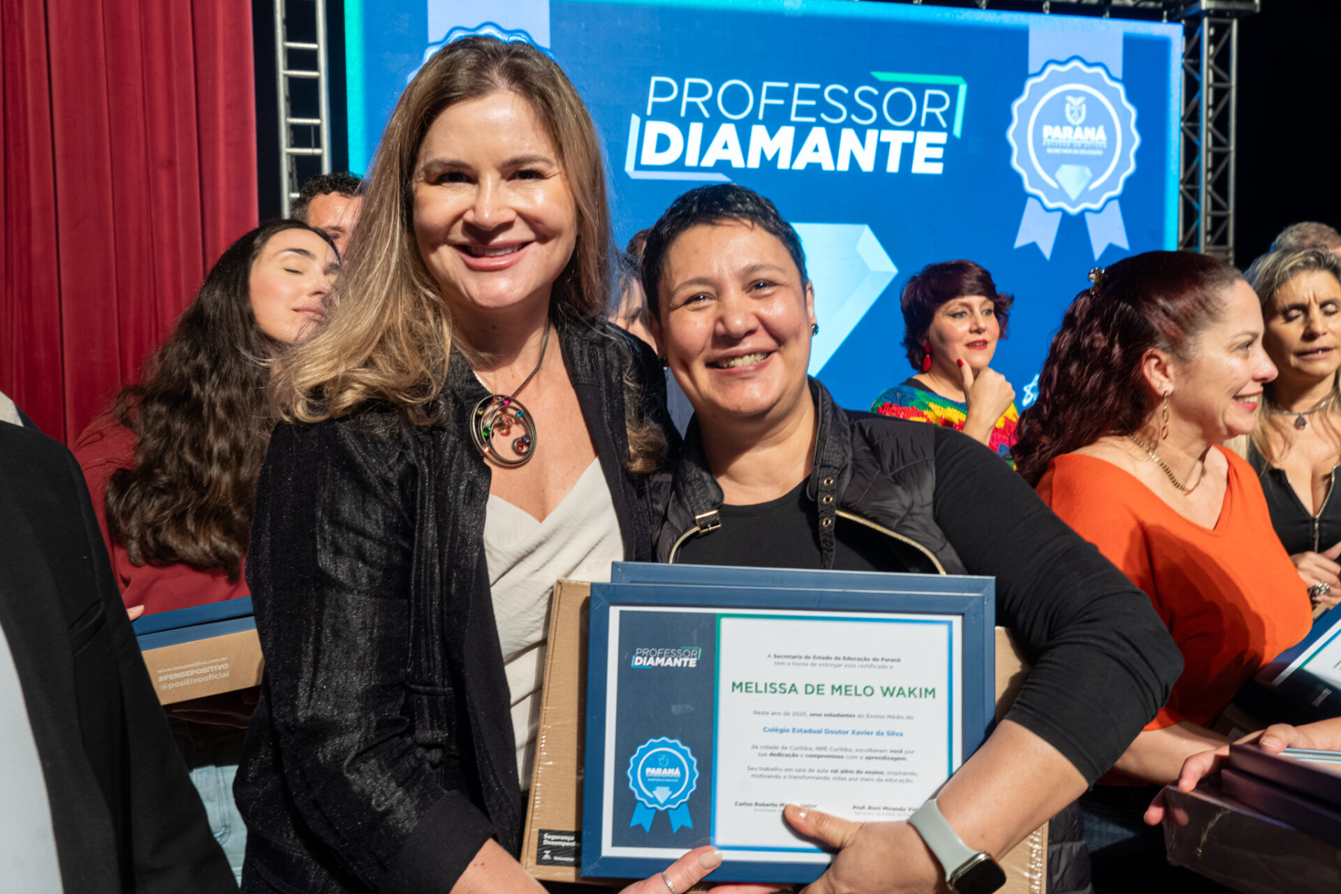 Estado começa a homenagear 5 mil educadores que inspiram alunos nas salas de aula