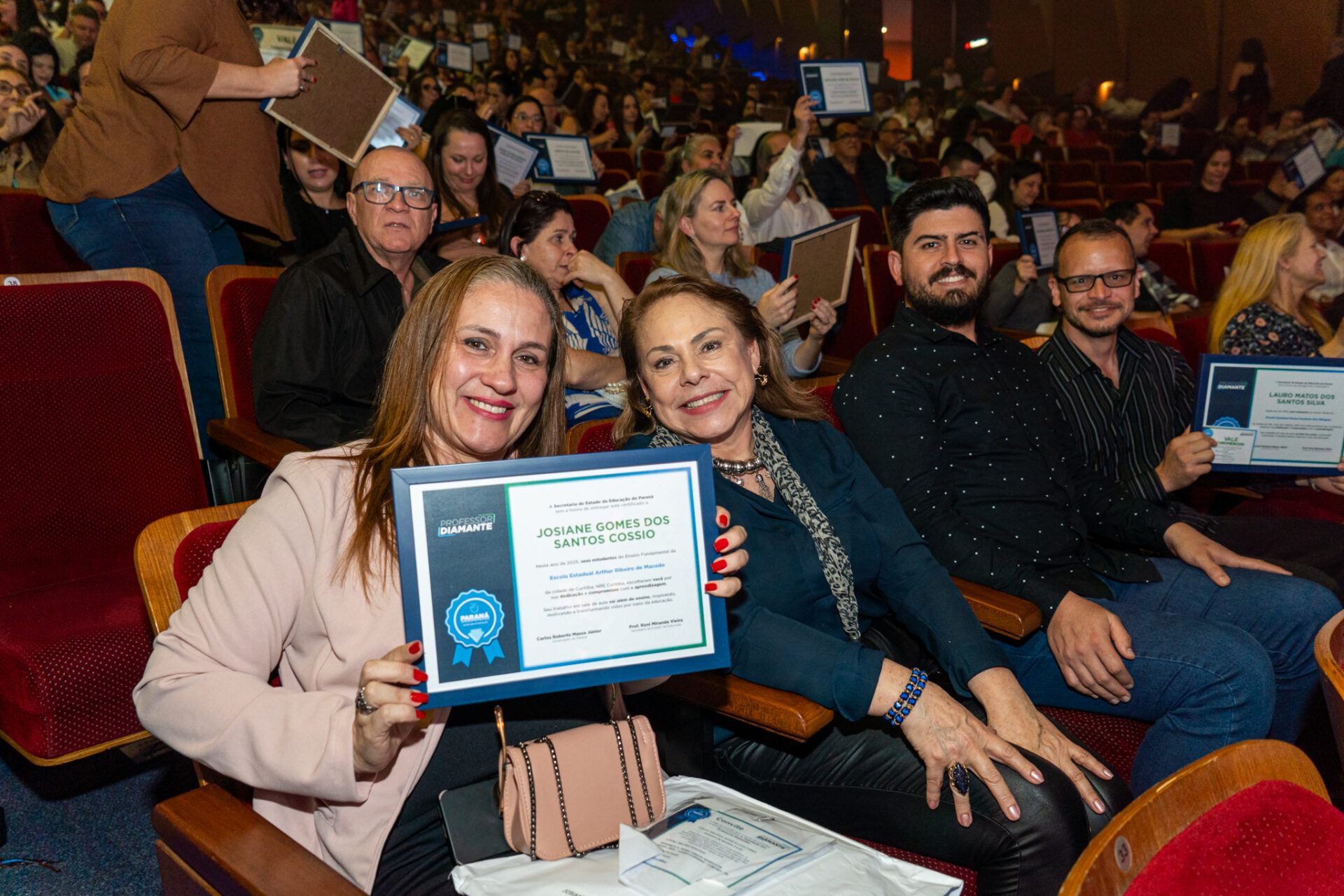 Estado começa a homenagear 5 mil educadores que inspiram alunos nas salas de aula