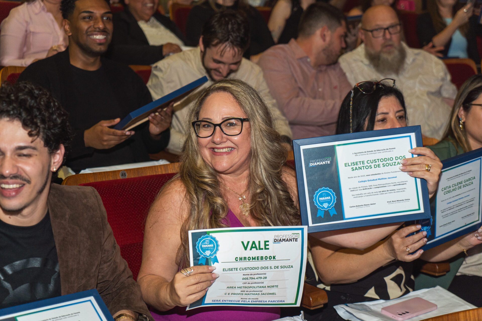 Estado começa a homenagear 5 mil educadores que inspiram alunos nas salas de aula