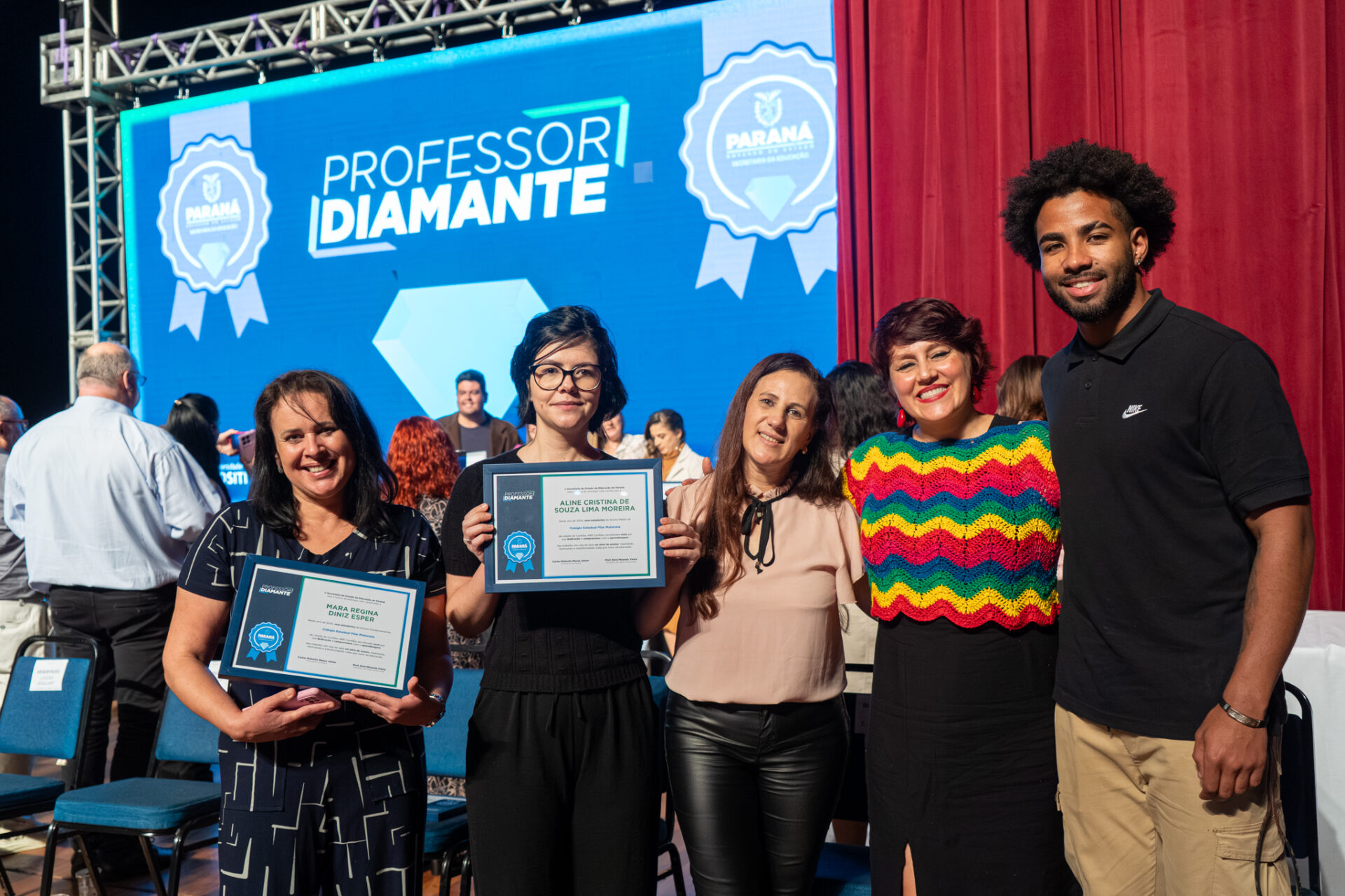 Estado começa a homenagear 5 mil educadores que inspiram alunos nas salas de aula