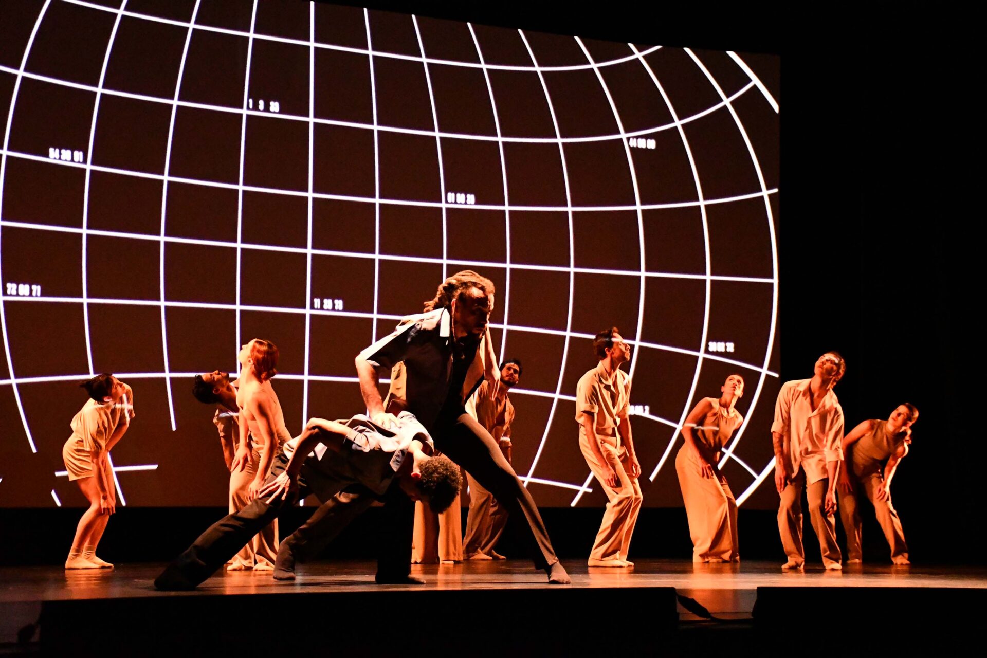 Balé Teatro Guaíra inspira novas gerações em apresentações em Ibiporã