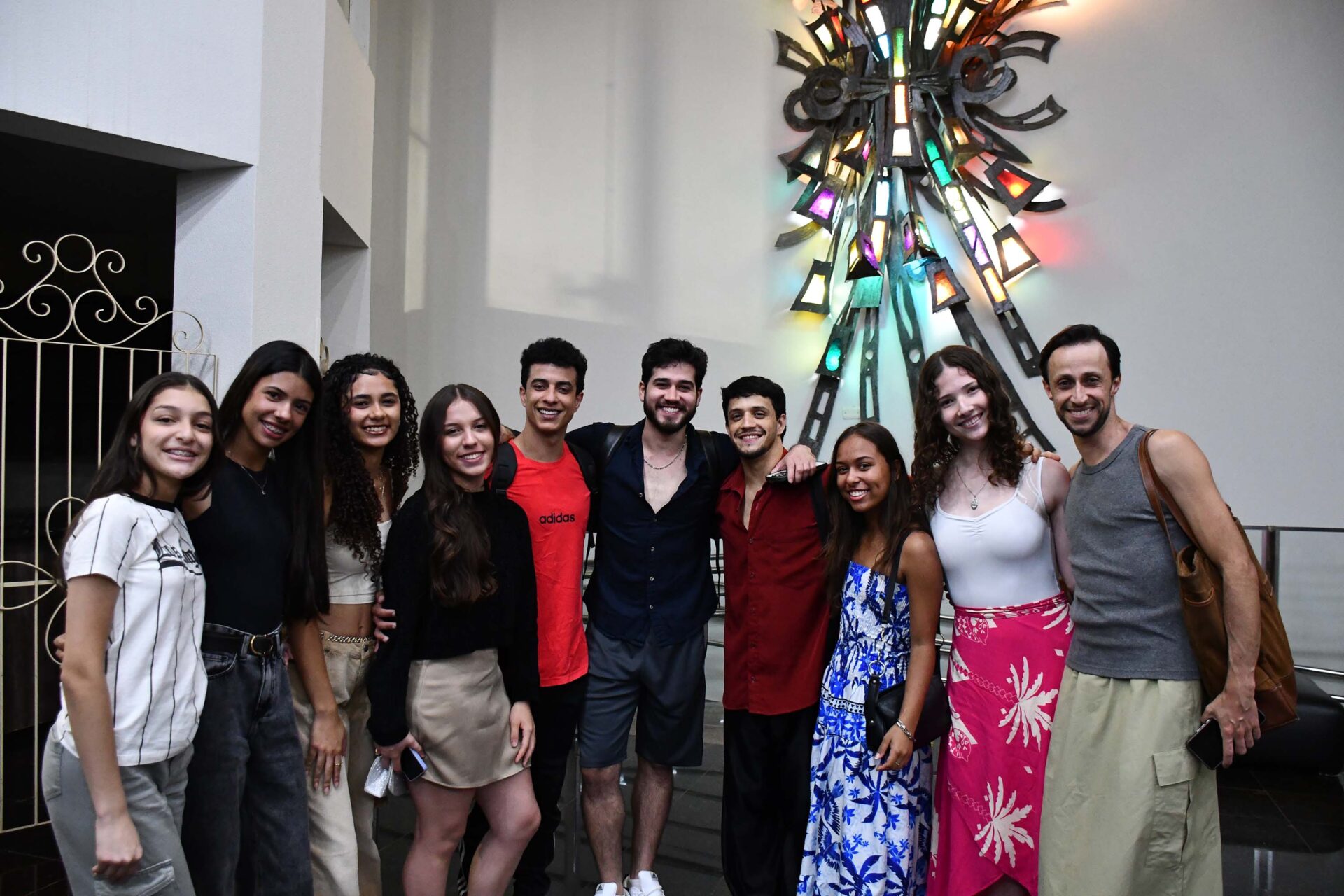 Balé Teatro Guaíra inspira novas gerações em apresentações em Ibiporã