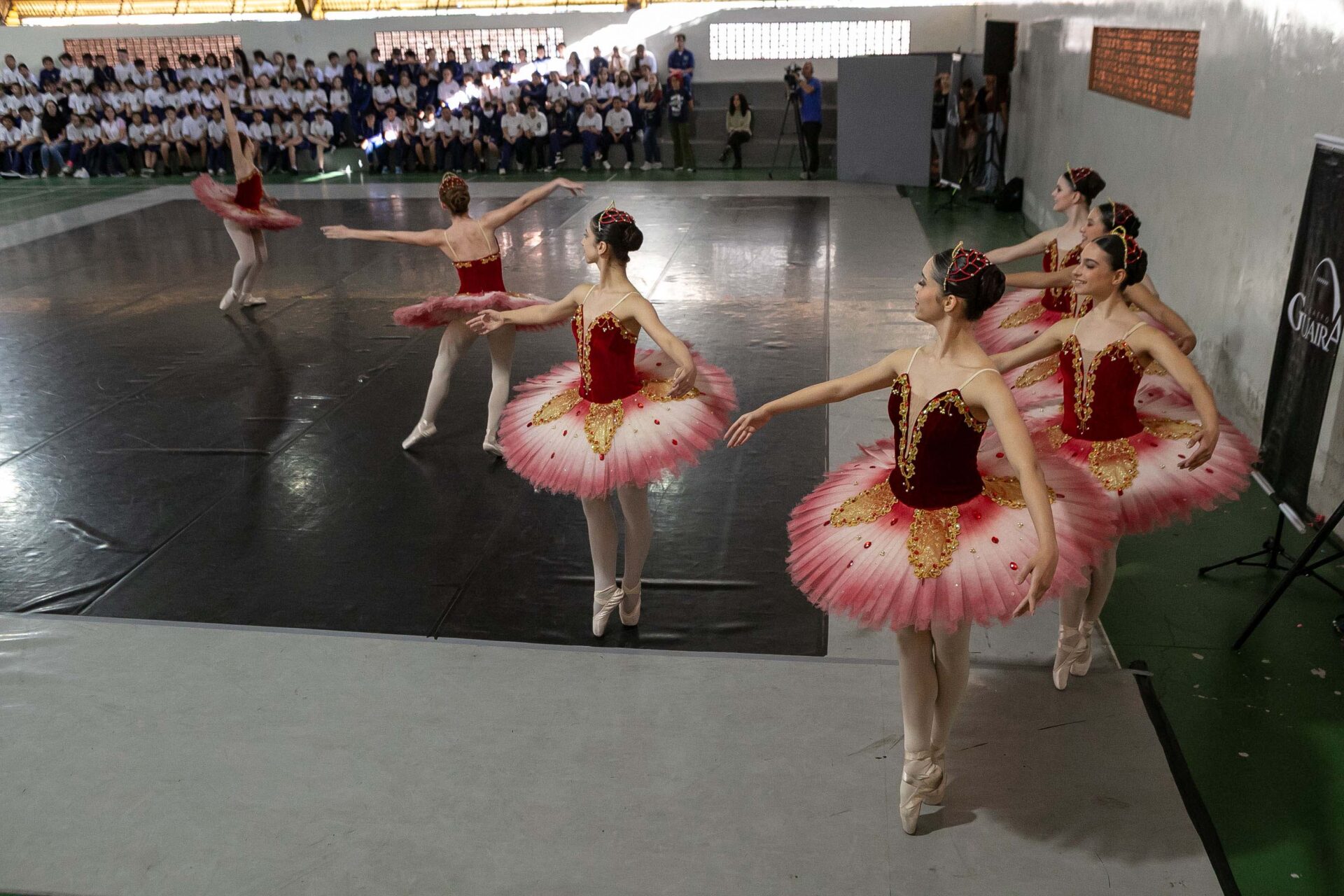 Programa Guaíra para Todos já levou arte a mais de 7.500 crianças em 2025