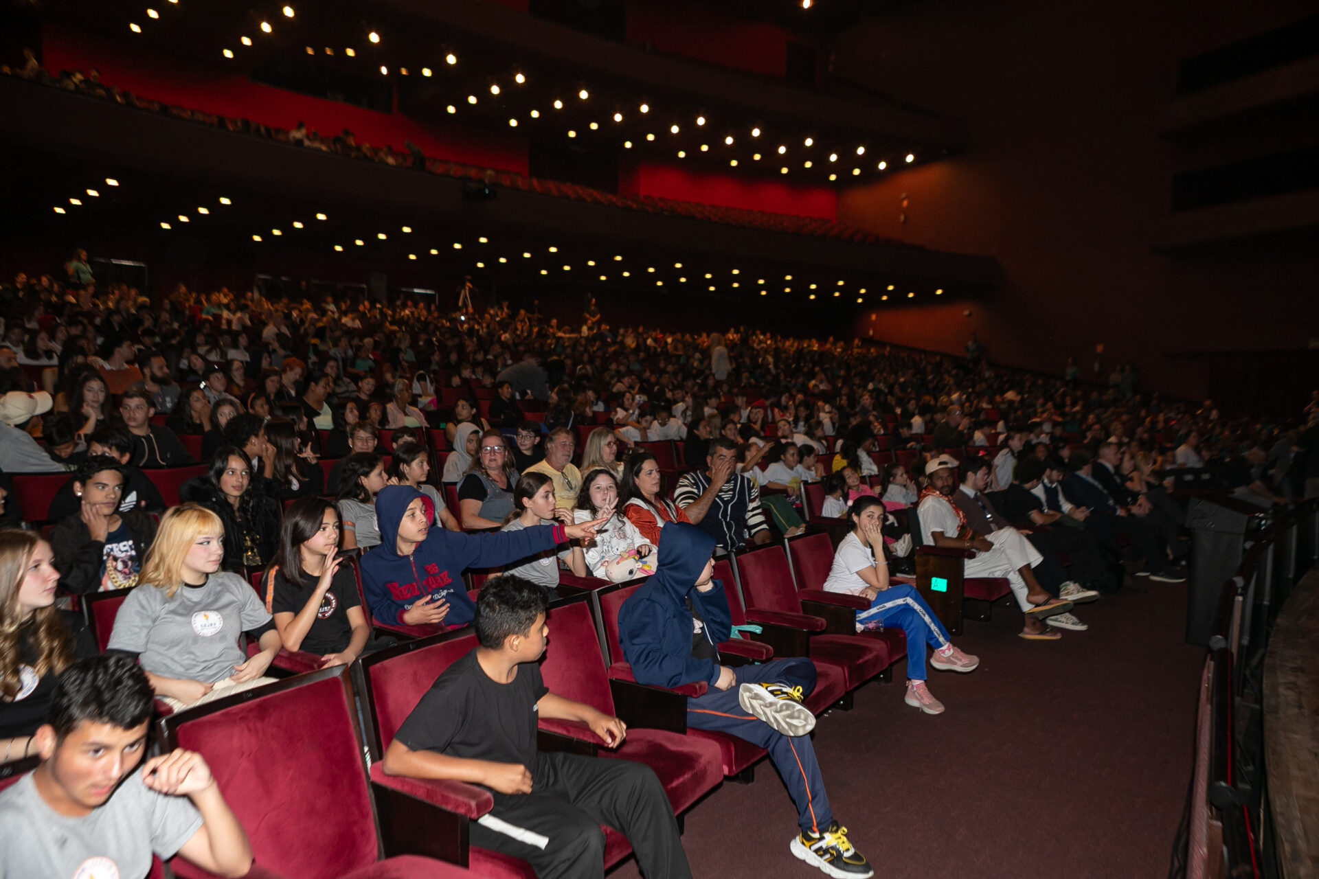 Reforma concluída: telhado do Teatro Guaíra ganha primeira revitalização em 50 anos