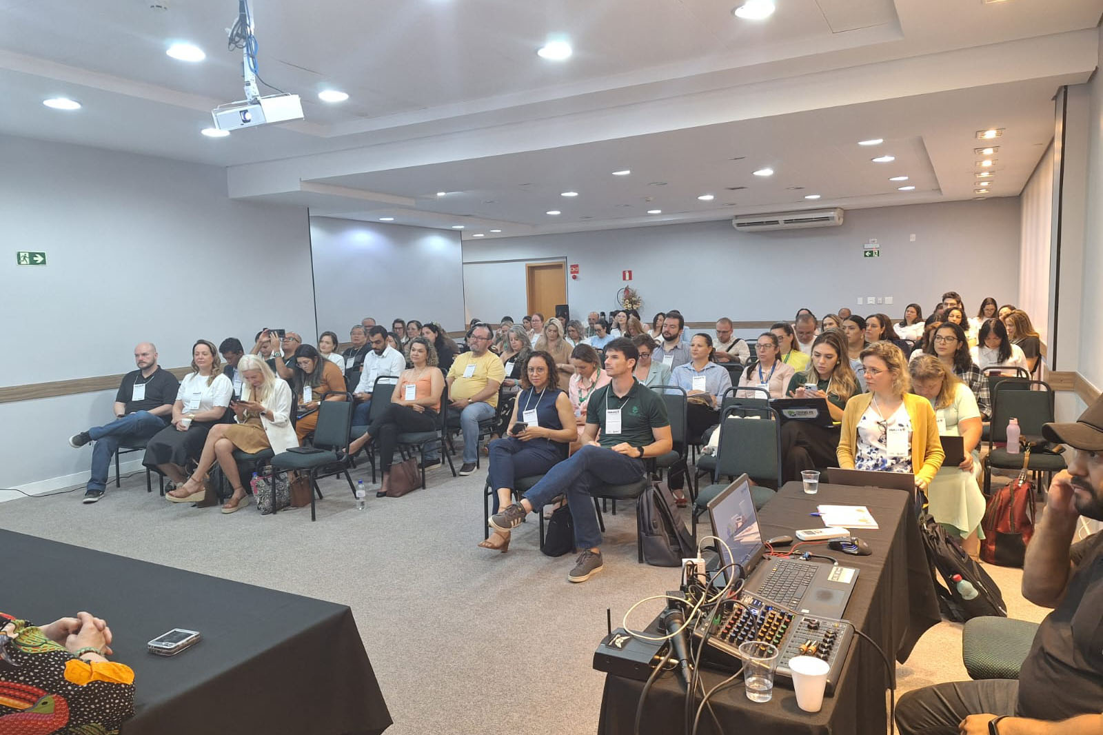 Paraná capacita 350 gestores e profissionais da Saúde no programa Agora Tem Especialistas