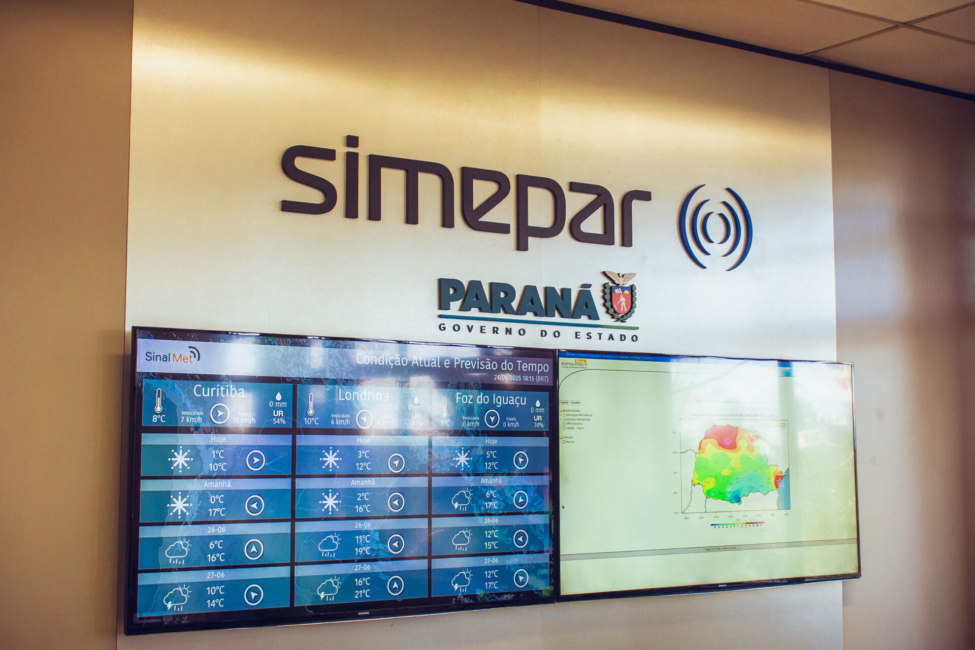 Dia do Meteorologista: saiba como a equipe do Simepar faz a previsão do tempo