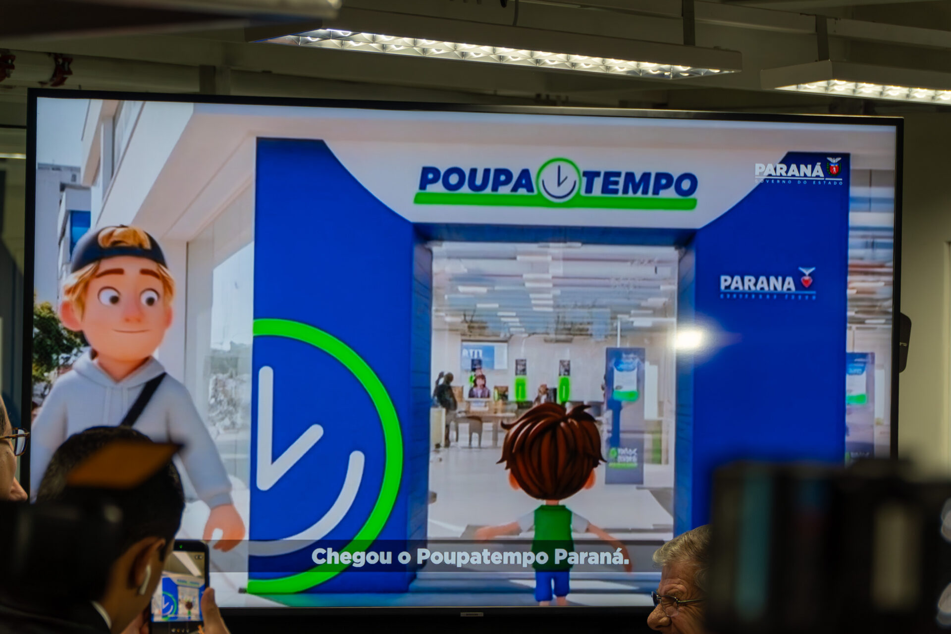 Primeiros usuários aprovam velocidade do atendimento do Poupatempo Paraná