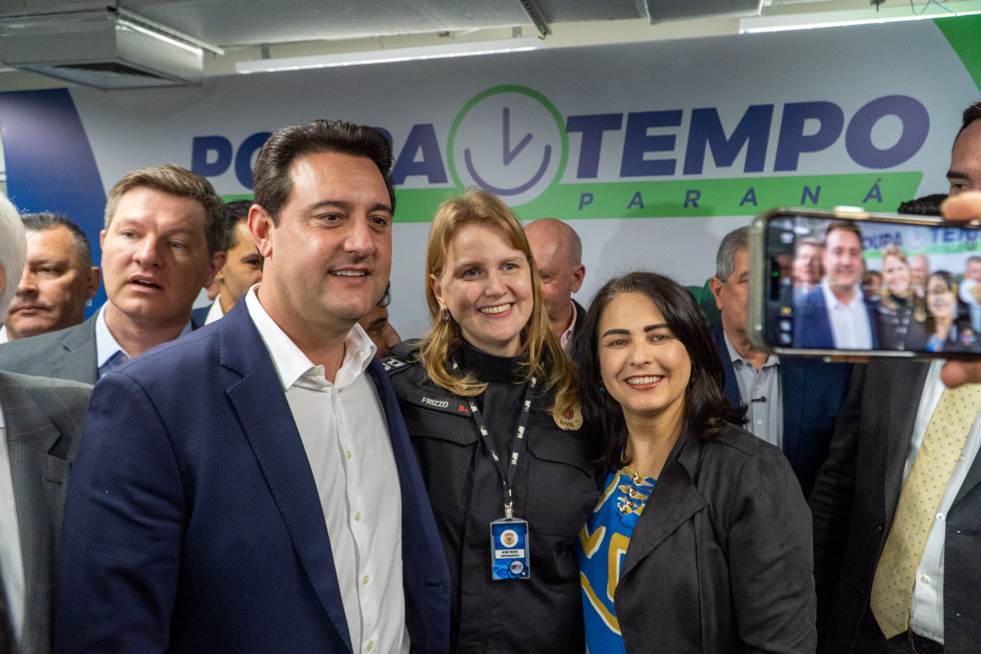 Primeiros usuários aprovam velocidade do atendimento do Poupatempo Paraná