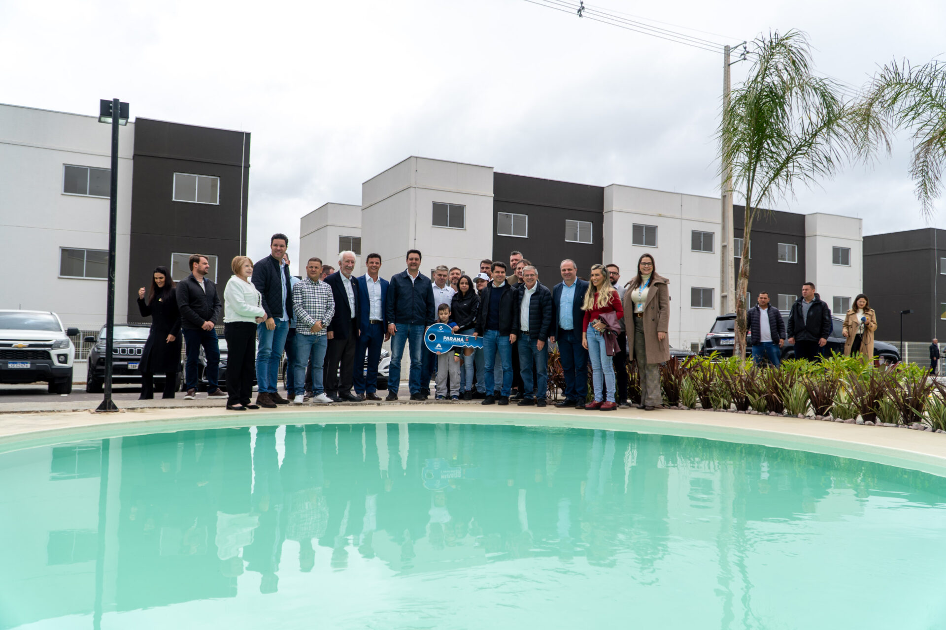 Governador inaugura condomínio clube com 846 apartamentos em Almirante Tamandaré