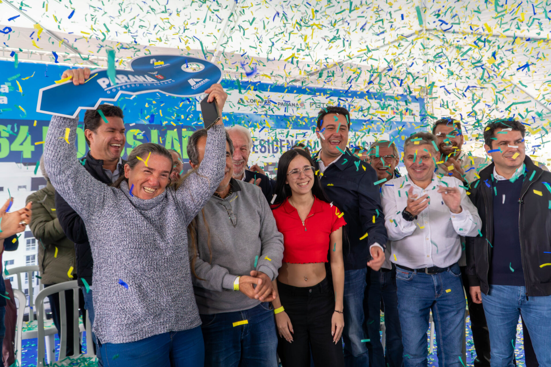Governador inaugura condomínio clube com 846 apartamentos em Almirante Tamandaré