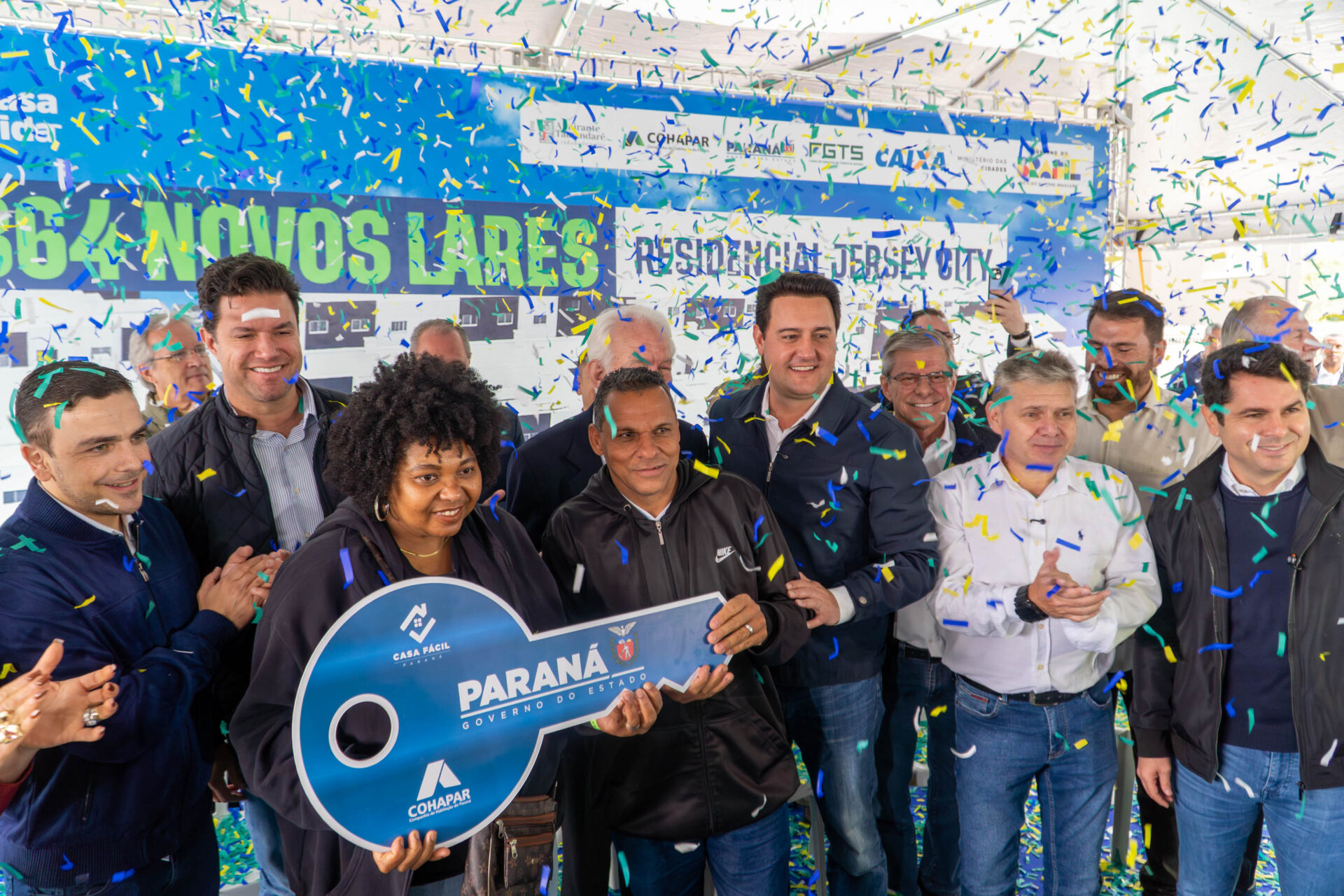 Governador inaugura condomínio clube com 846 apartamentos em Almirante Tamandaré