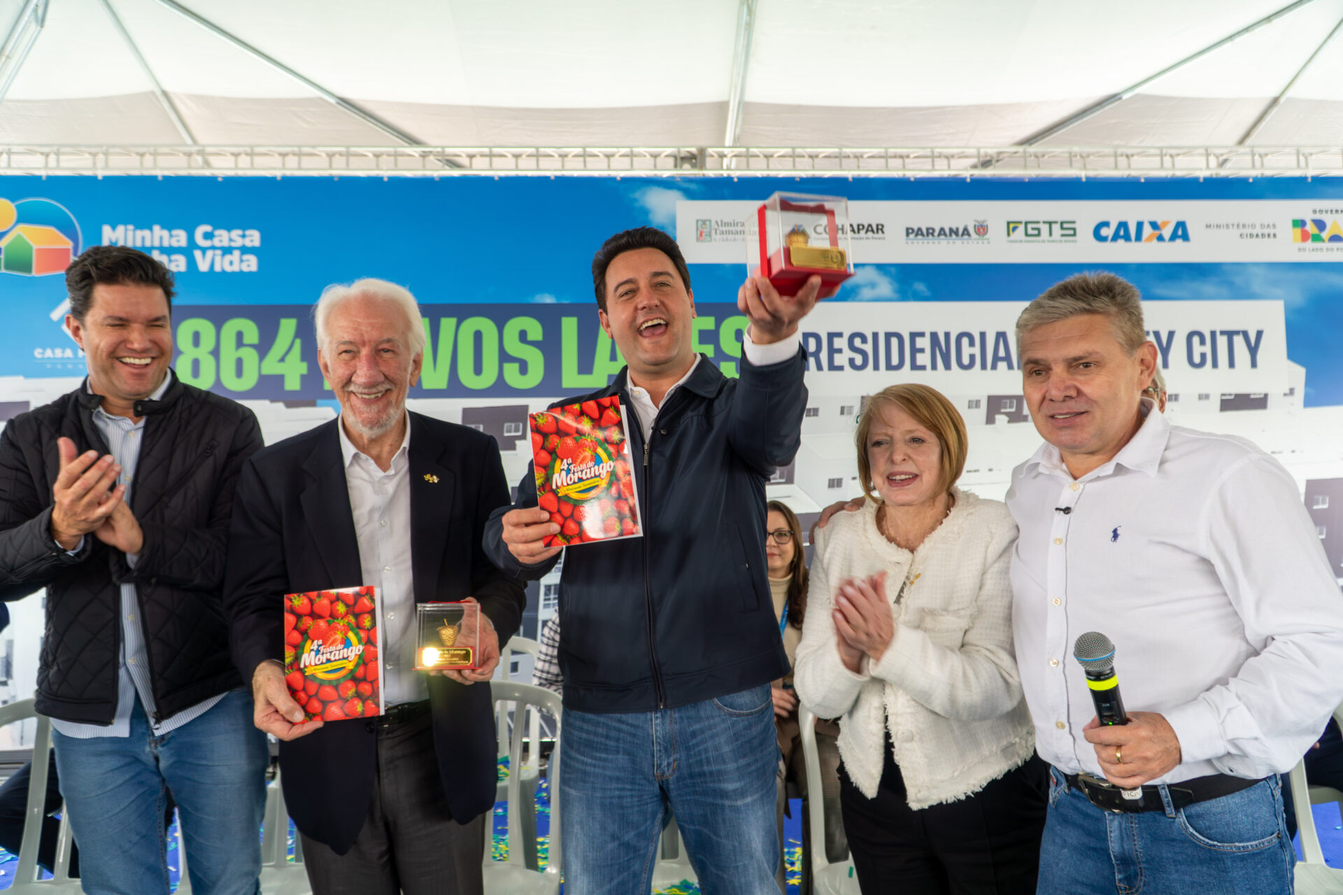 Governador inaugura condomínio clube com 846 apartamentos em Almirante Tamandaré