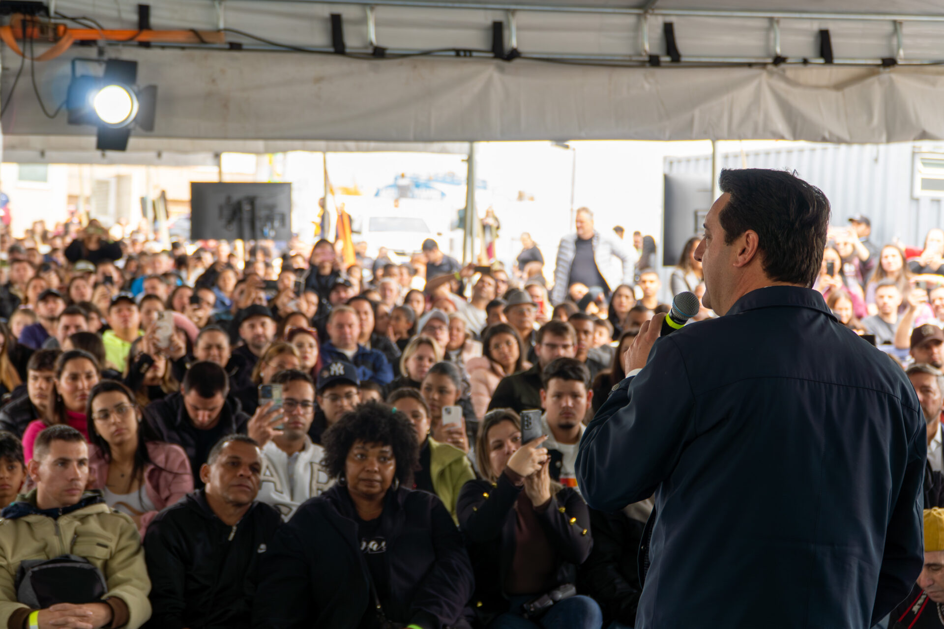 Governador inaugura condomínio clube com 846 apartamentos em Almirante Tamandaré