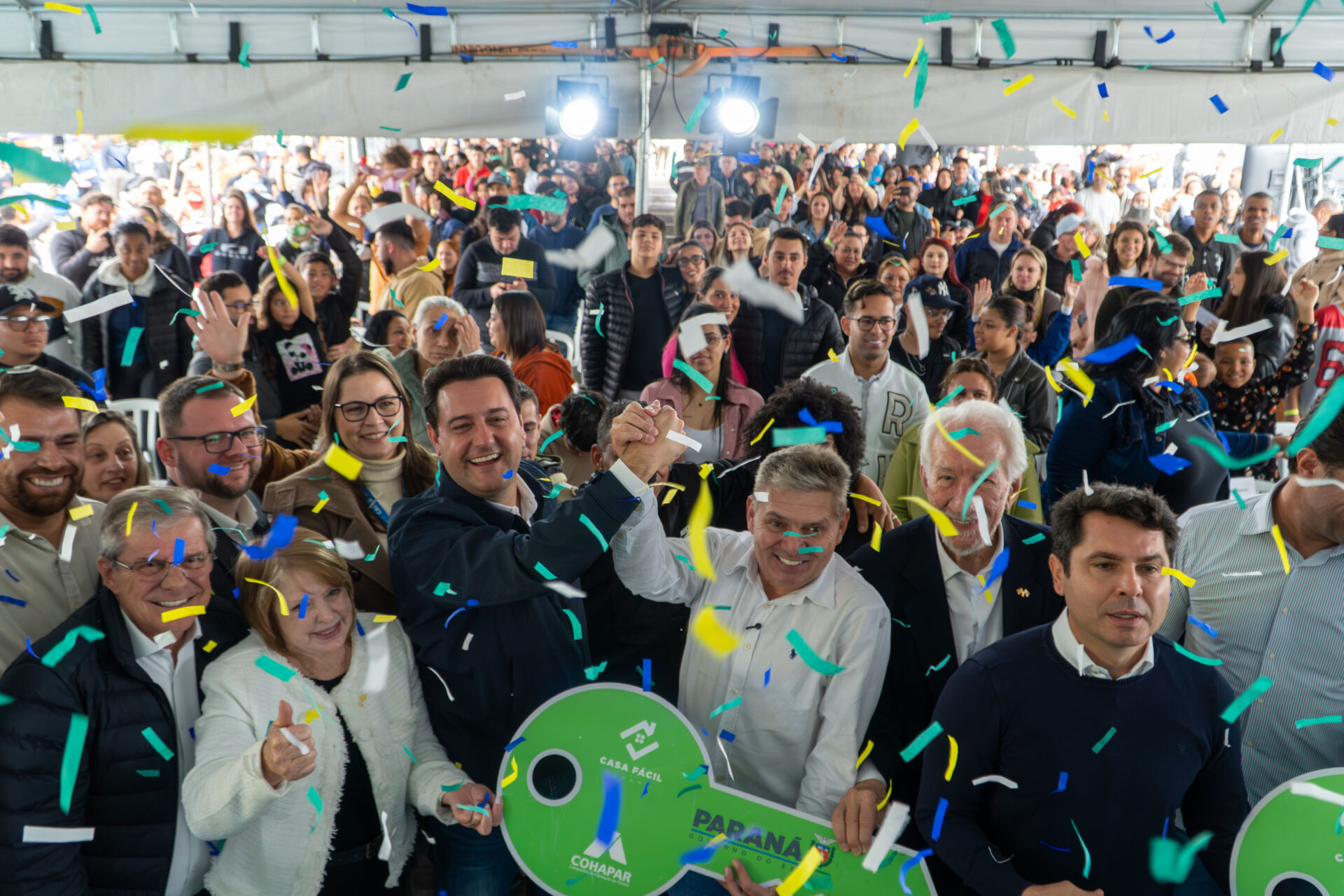 Governador inaugura condomínio clube com 846 apartamentos em Almirante Tamandaré