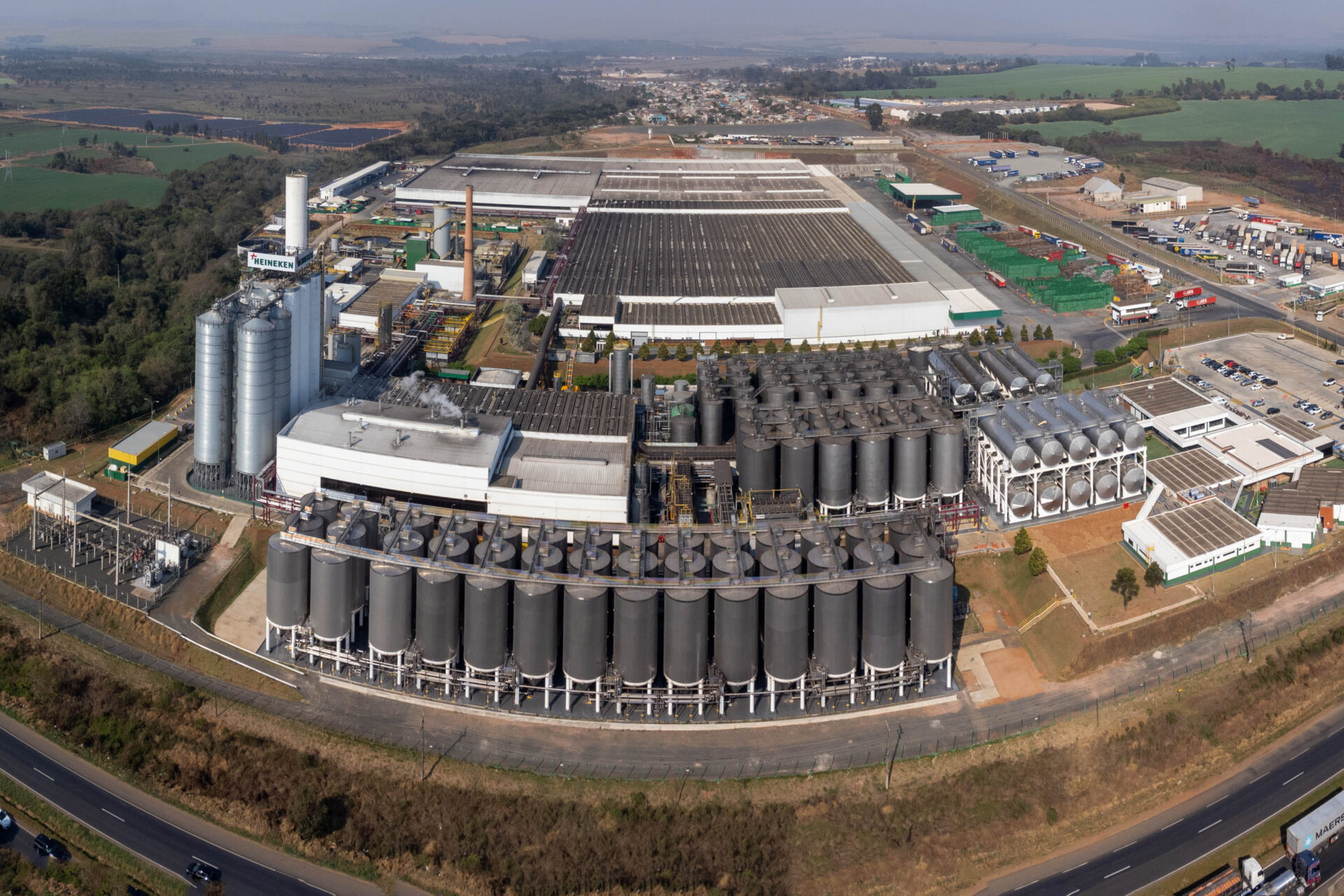 Com alta de 4,2% em agosto, indústria do Paraná cresceu 5 vezes mais que do Brasil