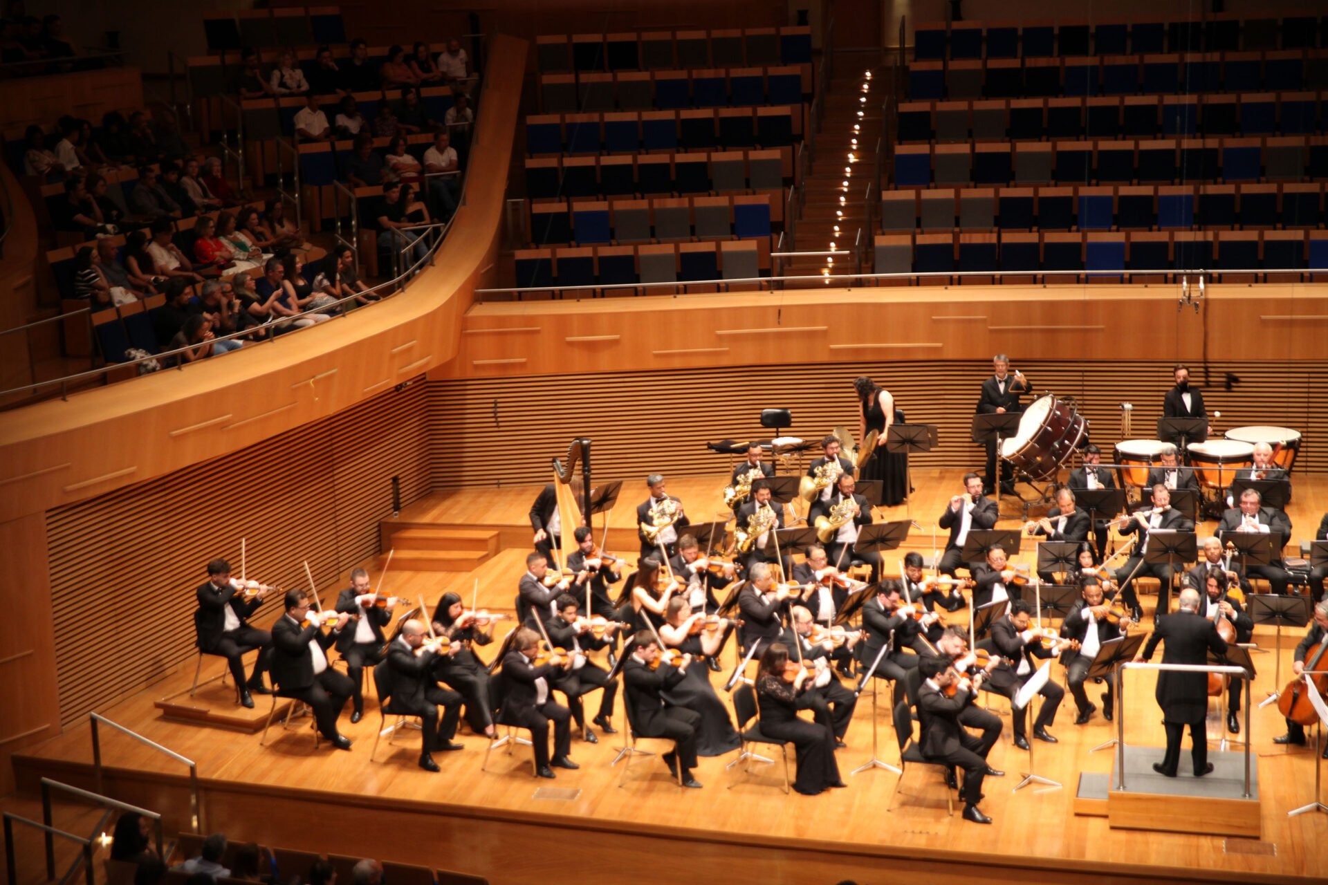 Orquestra Sinfônica do Paraná reúne mil pessoas em concerto inédito em Belo Horizonte