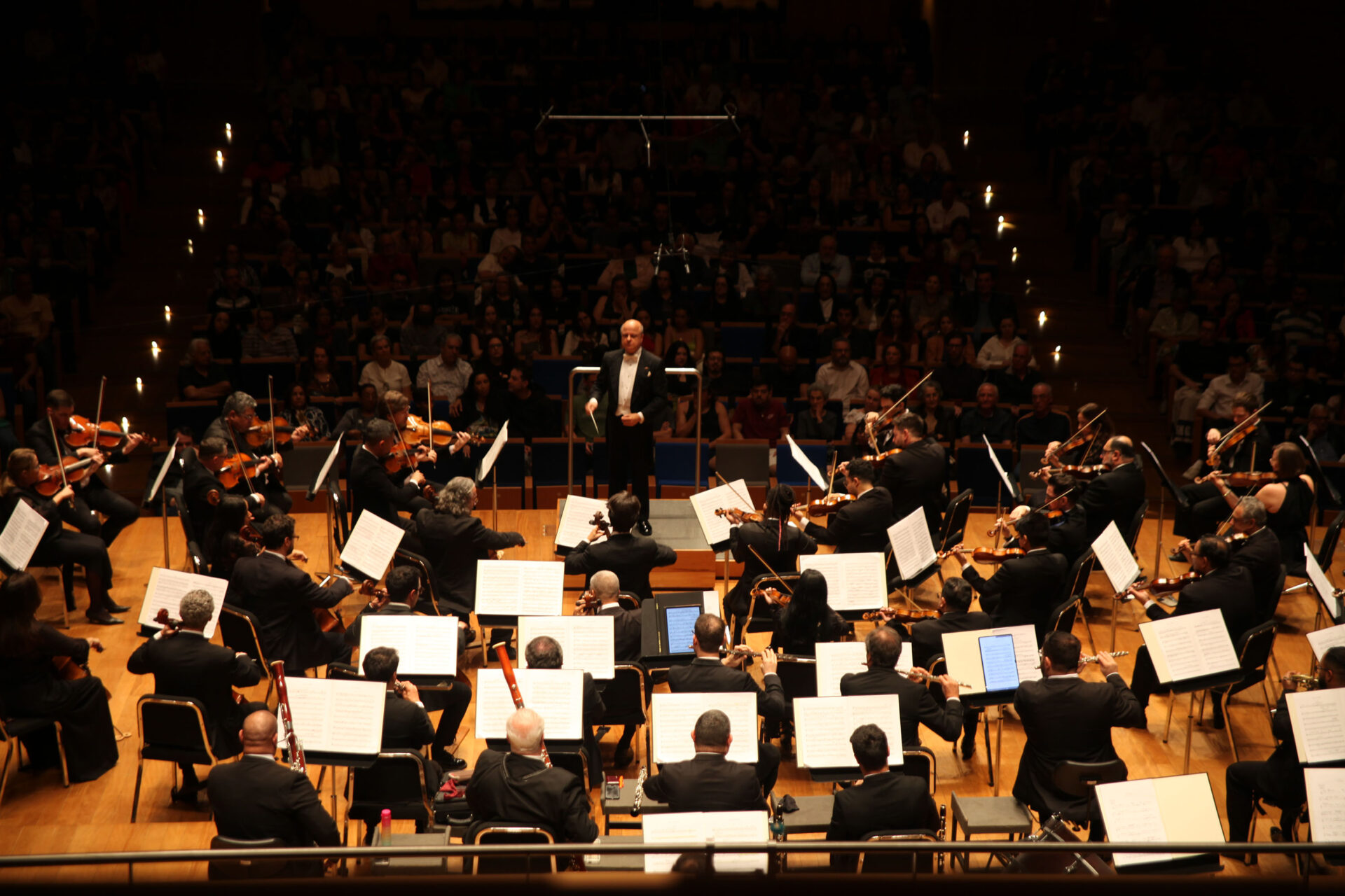 Orquestra Sinfônica do Paraná reúne mil pessoas em concerto inédito em Belo Horizonte