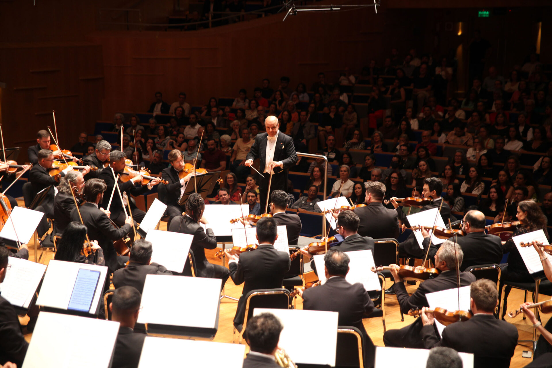Orquestra Sinfônica do Paraná reúne mil pessoas em concerto inédito em Belo Horizonte