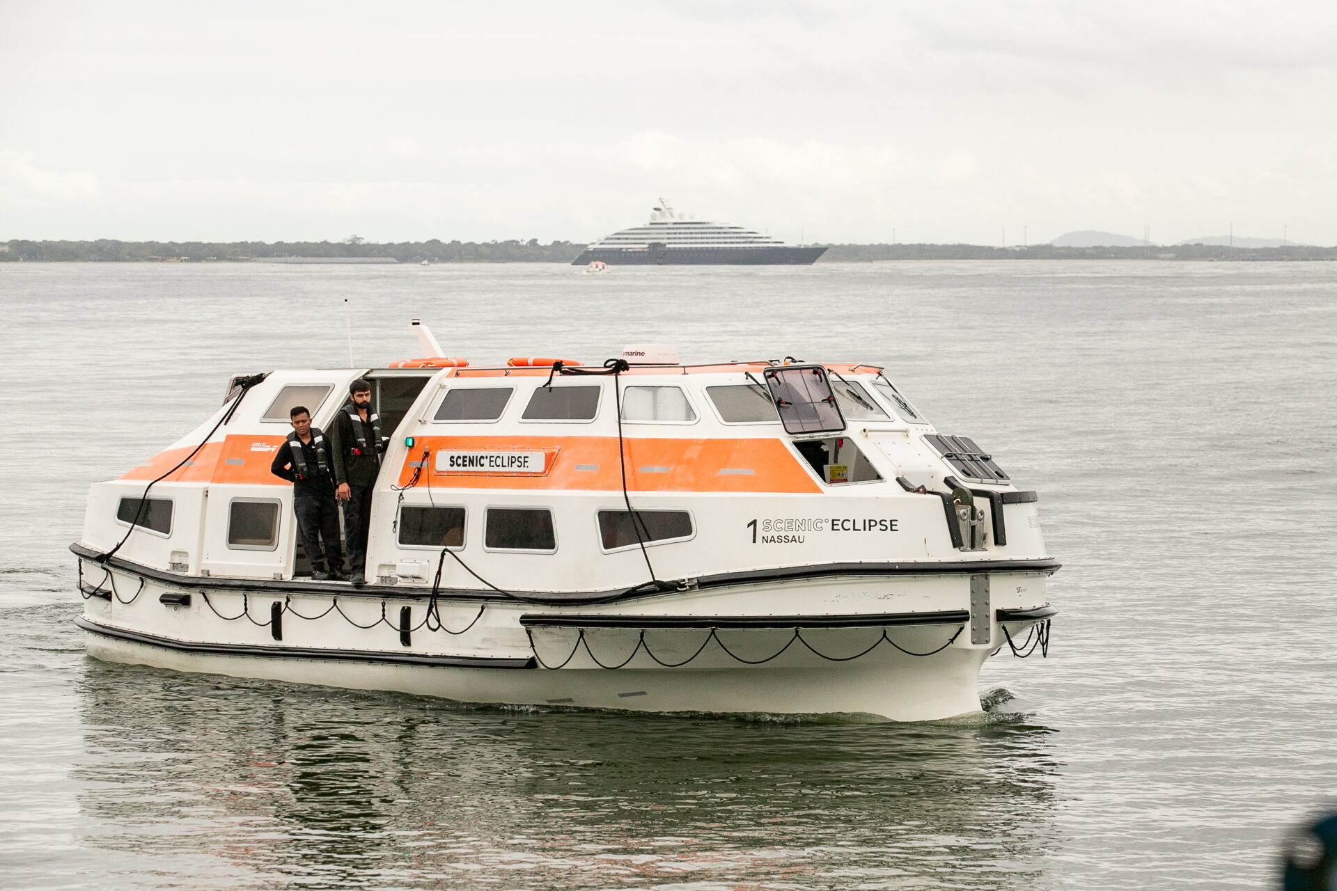 Turistas de cruzeiro internacional destacam estrutura no desembarque na Ilha do Mel