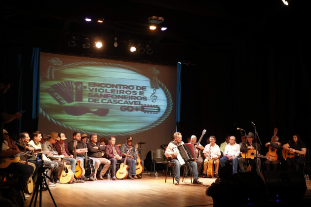 MÚSICA | Cascavel celebra a tradição musical com exposição e encontro de violeiros e sanfoneiros