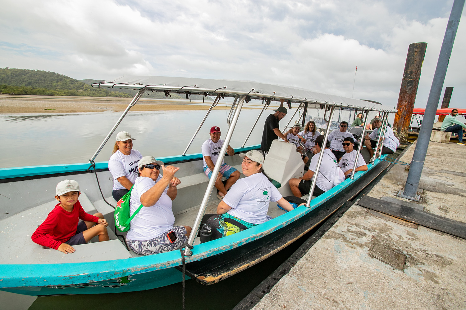 Mutirão de Limpeza das Praias da Ilha do Mel recolhe quase 11 toneladas de resíduos