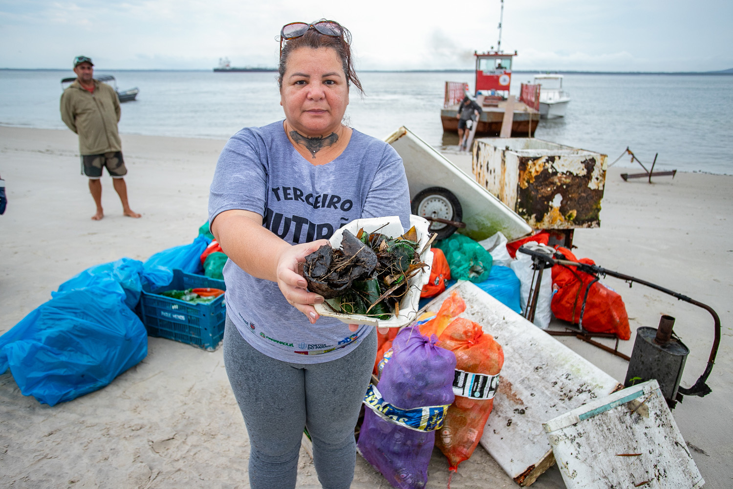Mutirão de Limpeza das Praias da Ilha do Mel recolhe quase 11 toneladas de resíduos