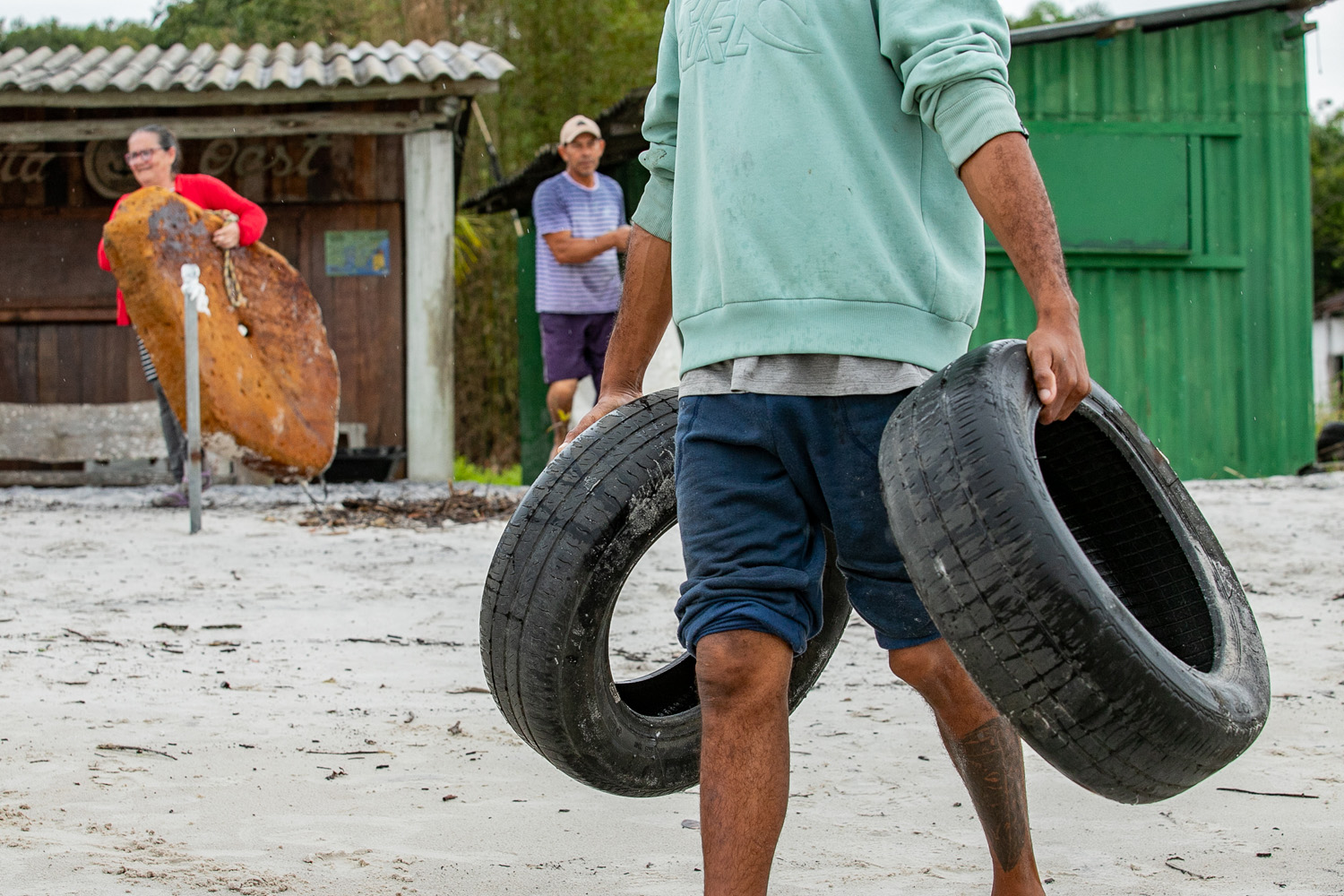 Mutirão de Limpeza das Praias da Ilha do Mel recolhe quase 11 toneladas de resíduos