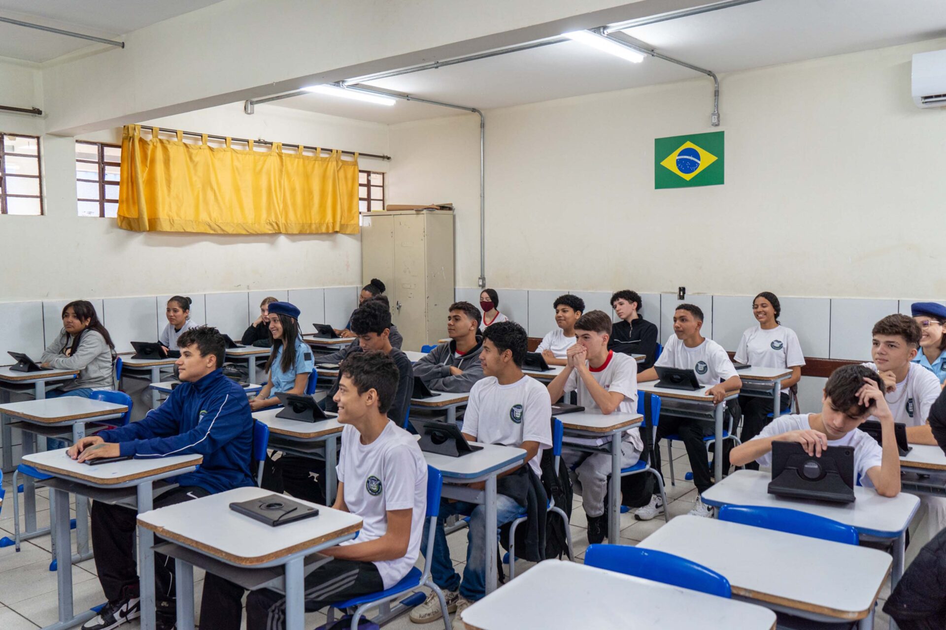 Estado propõe lei para levar modelo cívico-militar também aos colégios de tempo integral