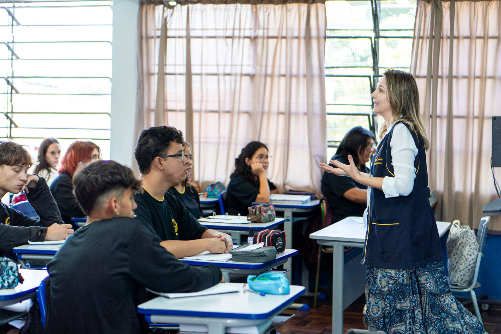 Paraná celebra Dia do Professor com apoio na formação, intercâmbios e quadro reforçado