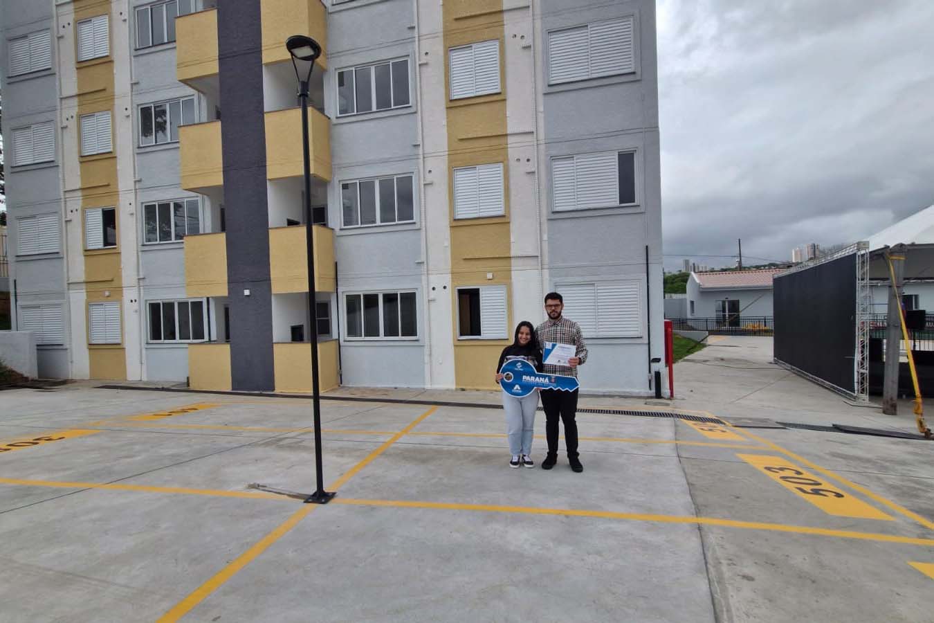 Com apoio do Estado, Cohapar entrega novo residencial em Maringá