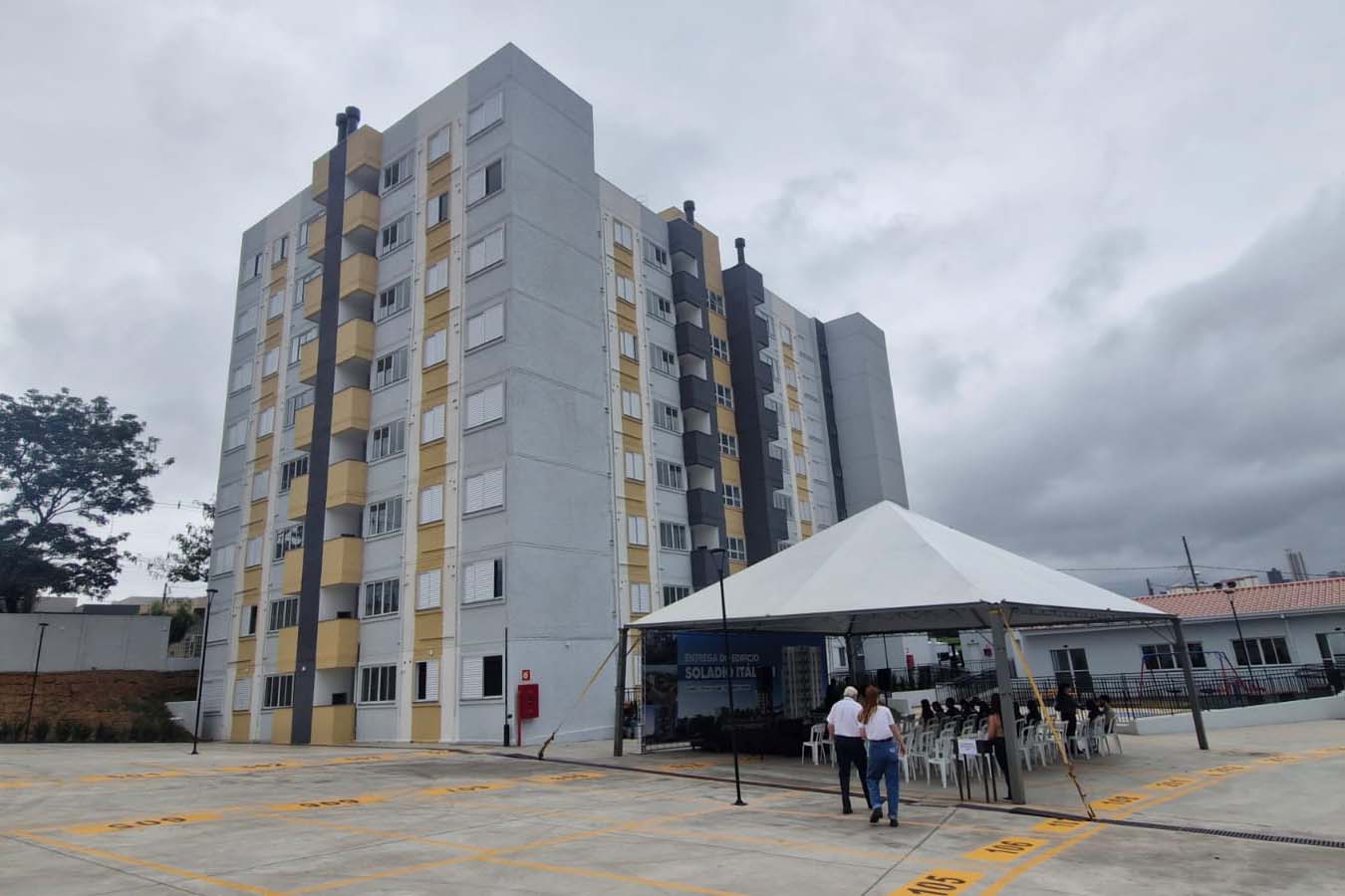 Com apoio do Estado, Cohapar entrega novo residencial em Maringá