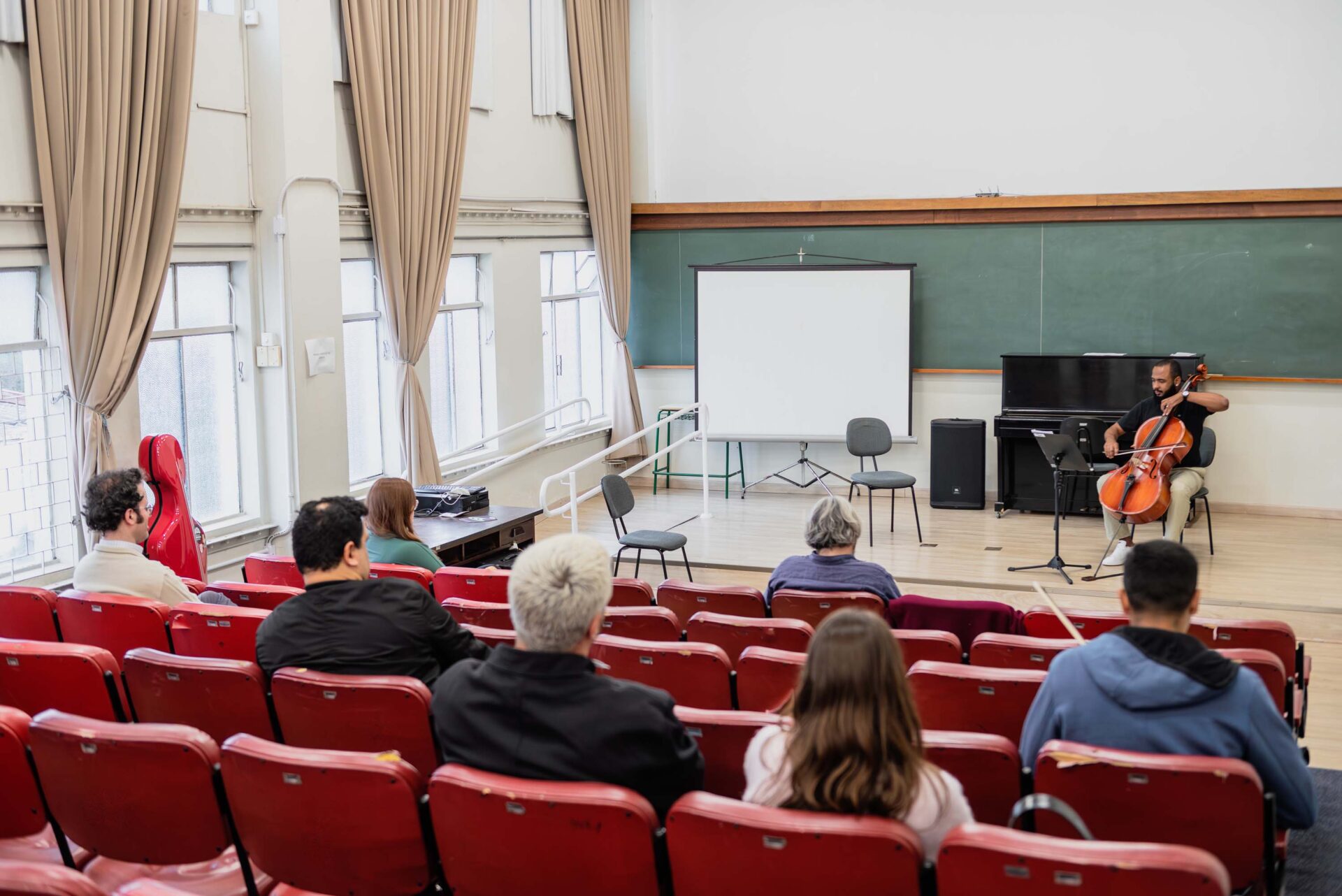 Solistas da Orquestra da Ópera de Paris ministram masterclasses na Embap
