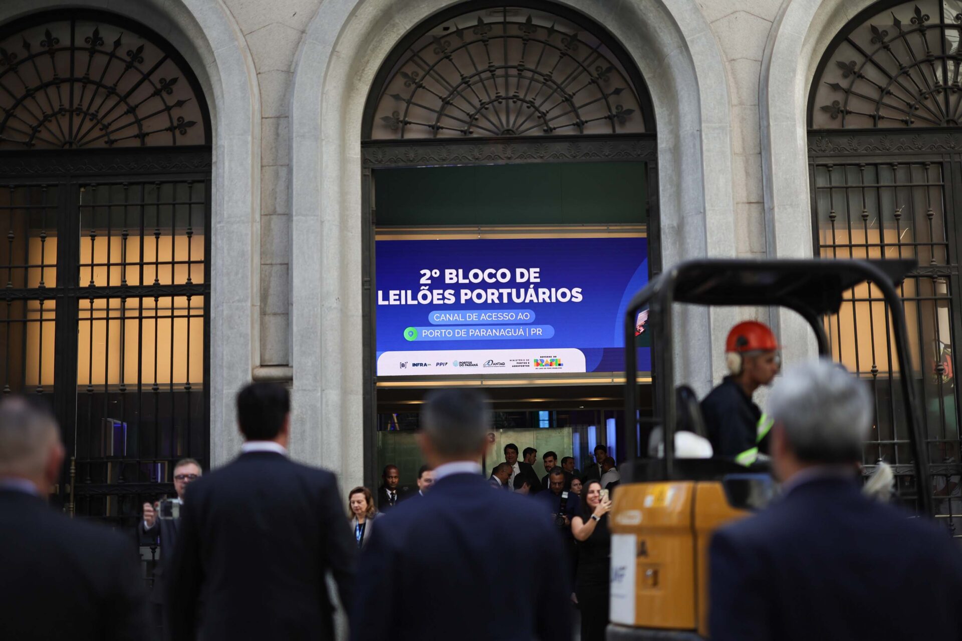 Após 10 lances, Canal do Porto de Paranaguá será operado por consórcio que investirá R$ 1,23 bilhão